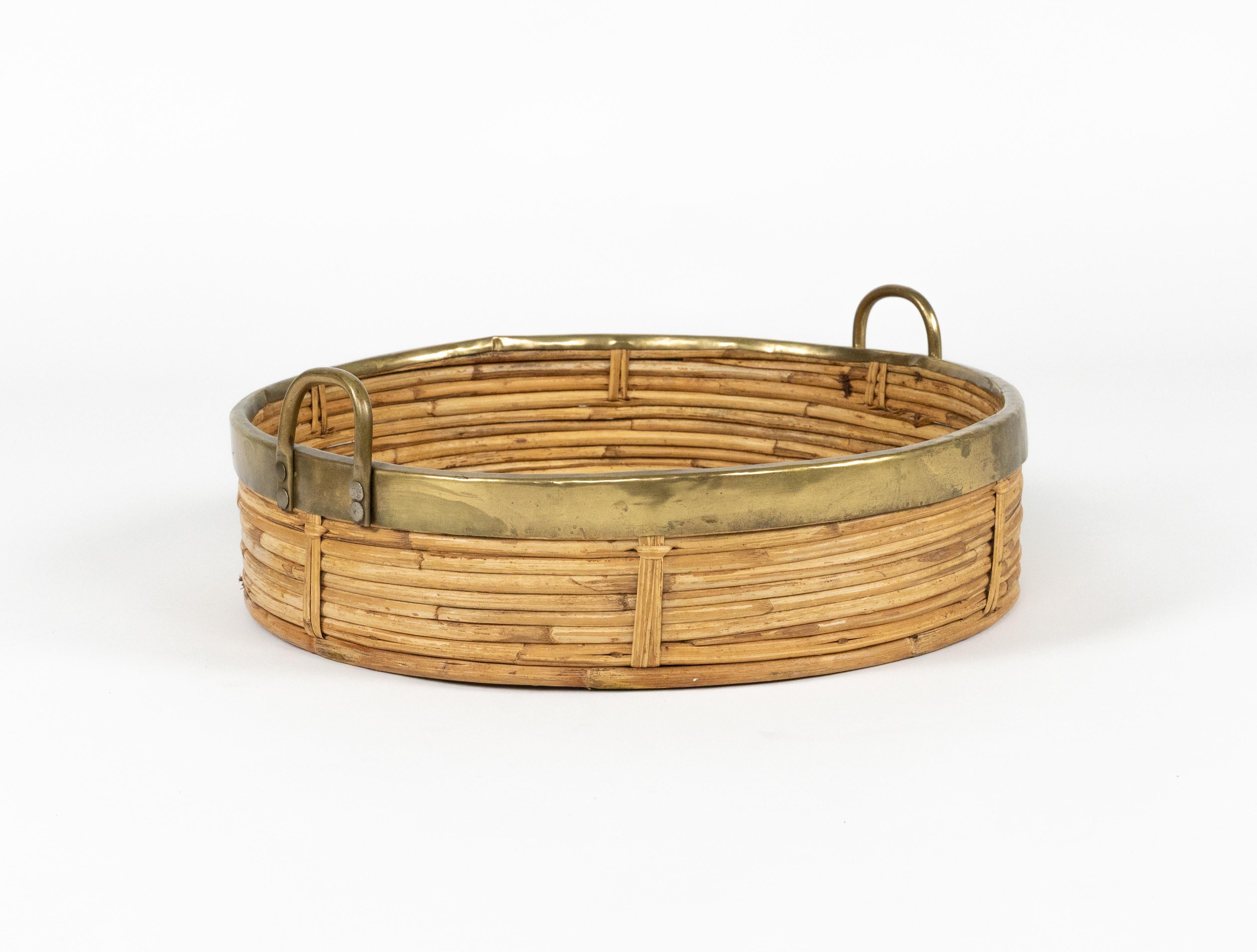 Rundes Serviertablett aus Bambus, Rattan und Messing aus der Mitte des Jahrhunderts, Italien 1970er (Moderne der Mitte des Jahrhunderts) im Angebot