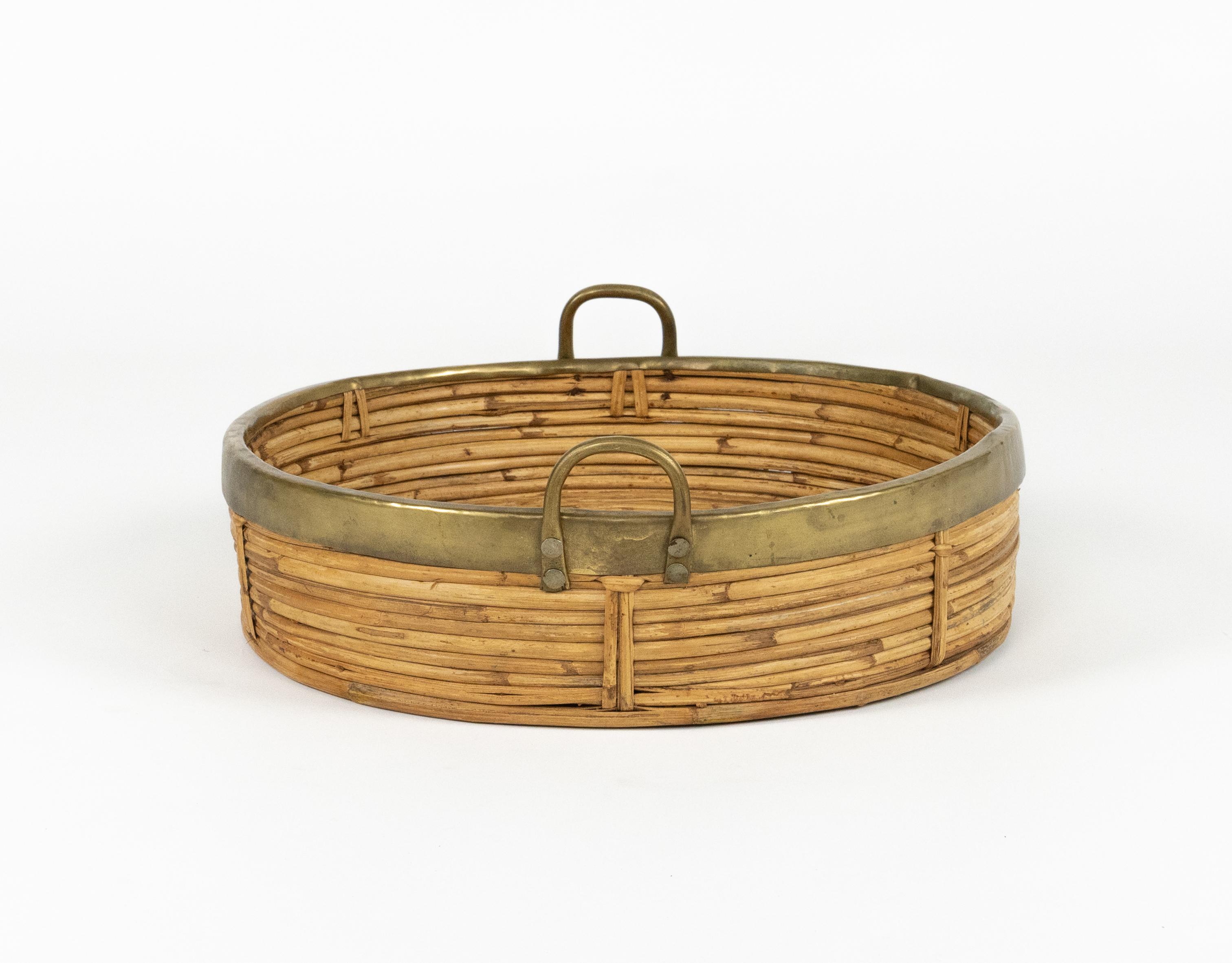 Rundes Serviertablett aus Bambus, Rattan und Messing aus der Mitte des Jahrhunderts, Italien 1970er (Metall) im Angebot