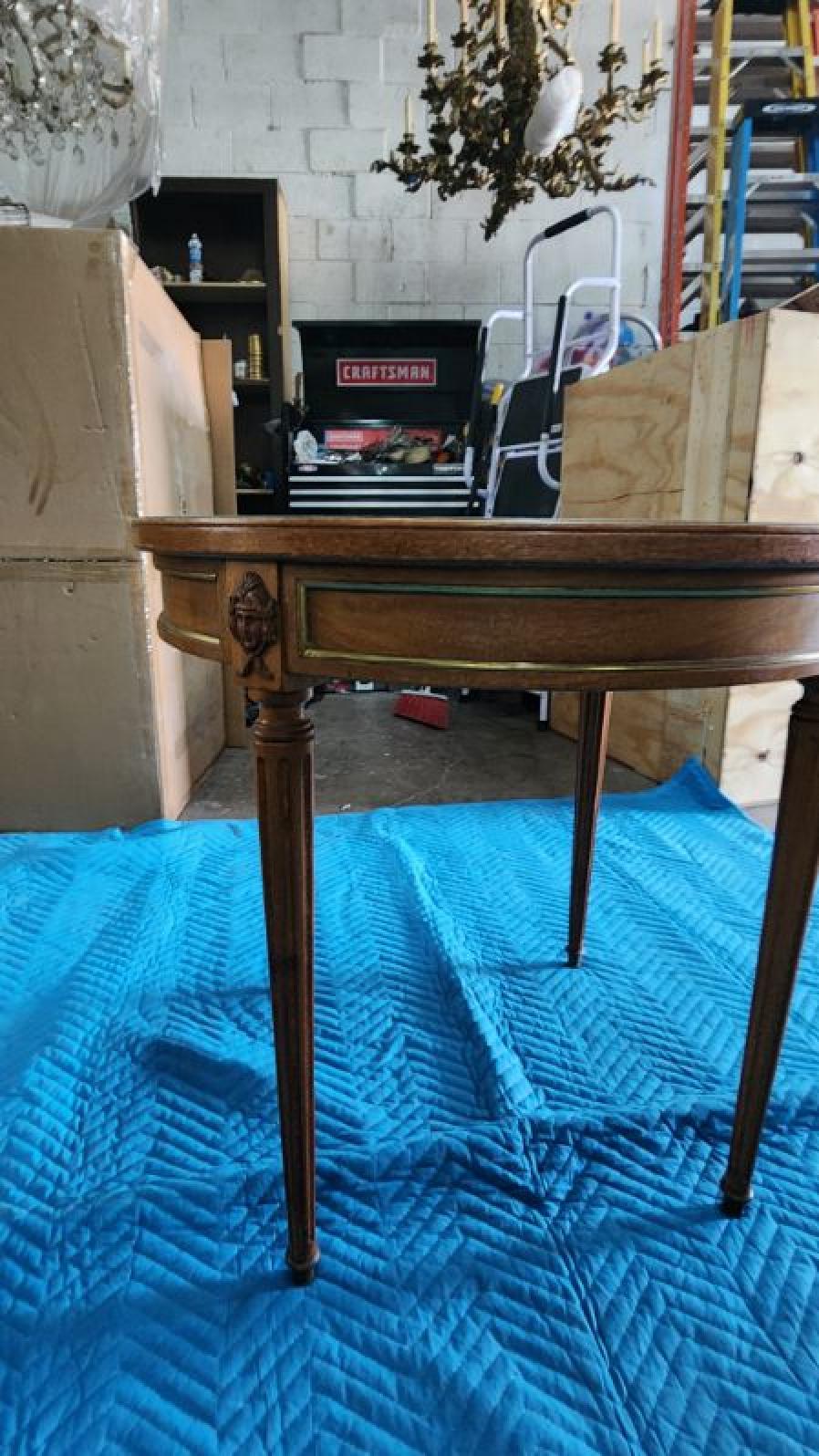 Bois Table d'appoint ronde du milieu du siècle par Don Ruseau en vente