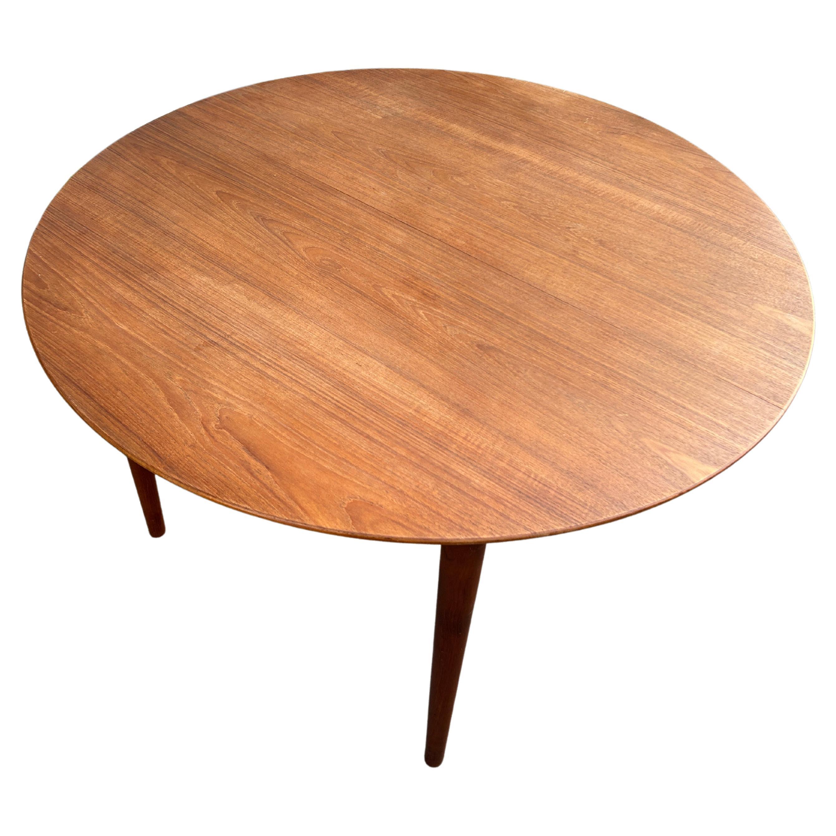 Mid-Century Modern Midcentury Round Teak Danish Modern Extension Dining Table 2 Leaves