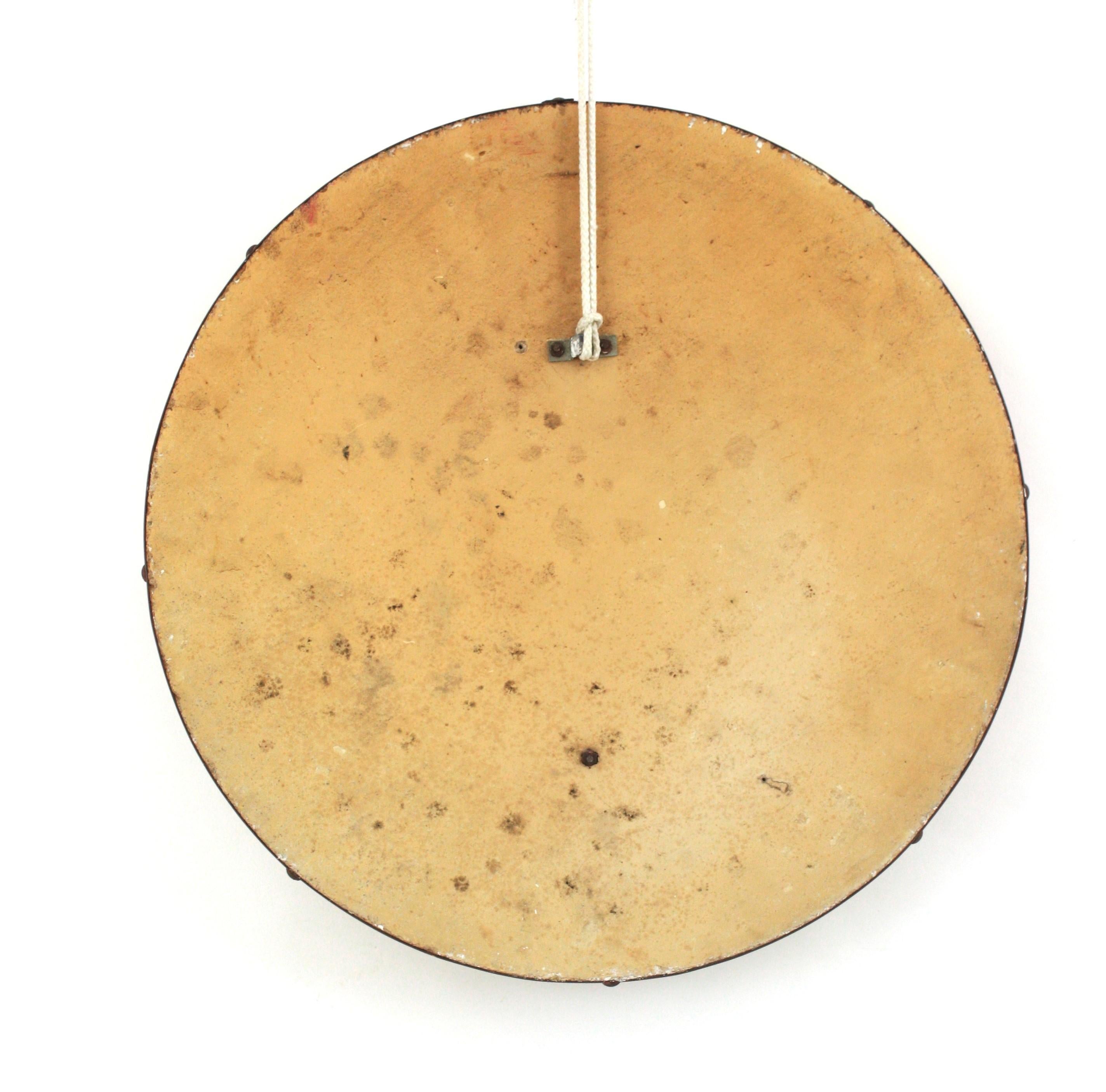 Miroir mural rond du milieu du siècle avec cadre en mosaïque de verre doré et argenté en vente 7