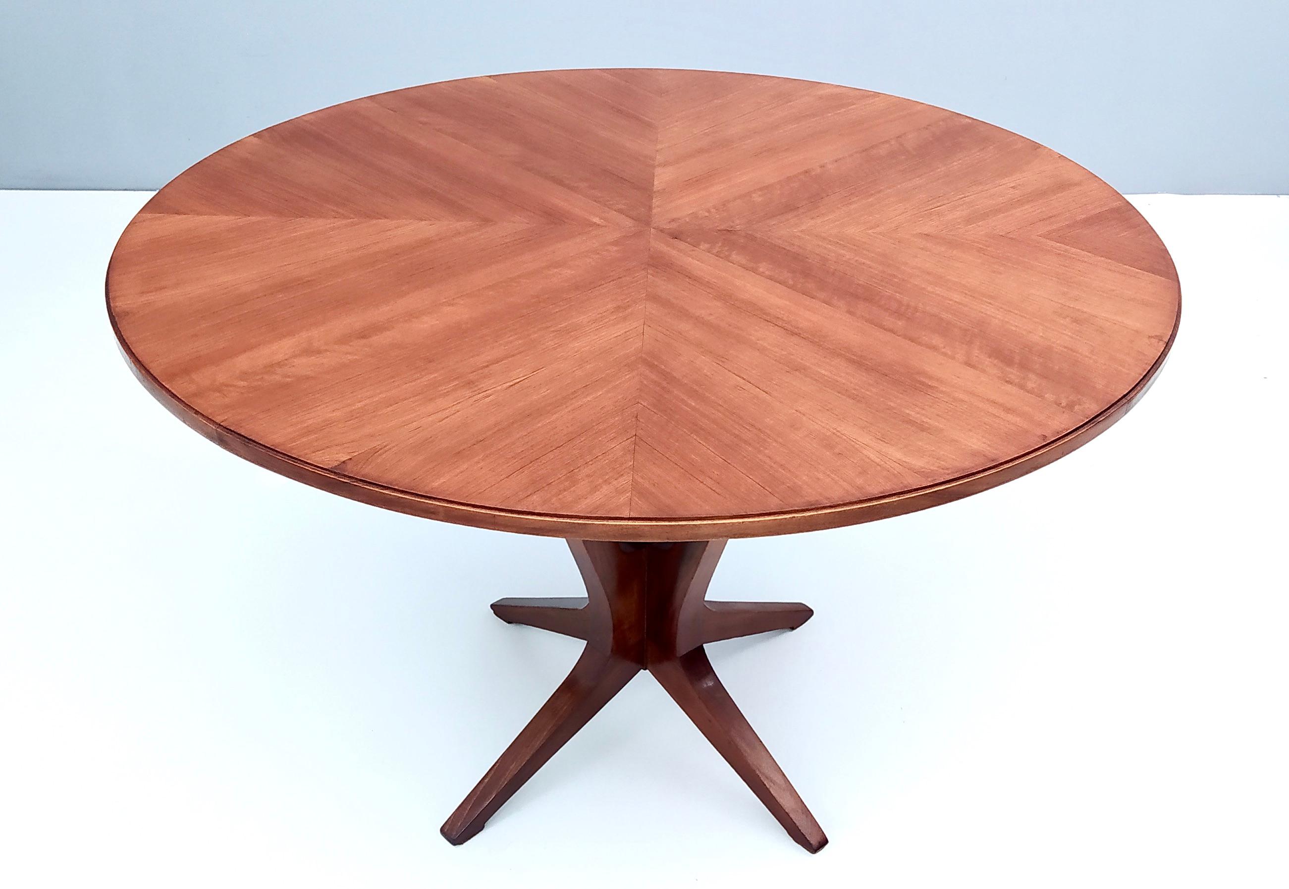 Walnut Midcentury Round Wooden Dining Table in the Style of Ico Parisi, Italy