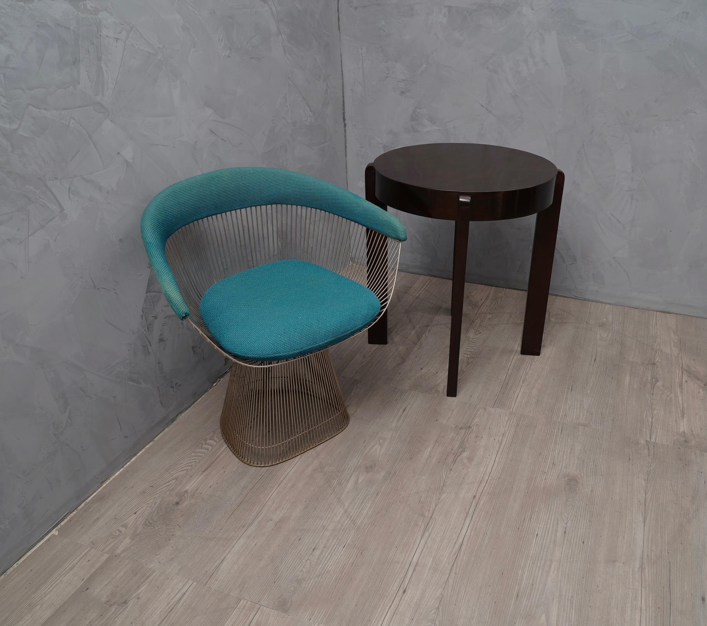 Simple but elegant workmanship for this side table, with slender legs and a beautiful patina project it in a refined style. Square, elegant, just the right size, the coffee table will give a luxurious look to your home.

All veneered in walnut wood