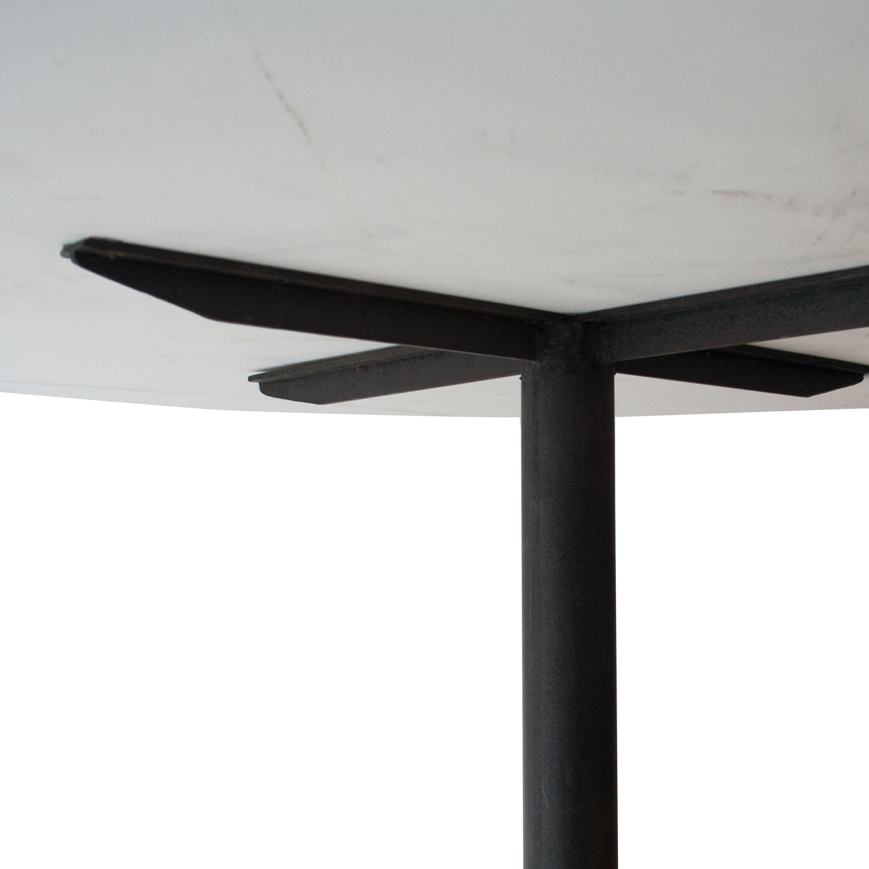 Midcentury Round White Black Ibiza Marble Italian Dining Table, 1950 In Good Condition In Madrid, ES