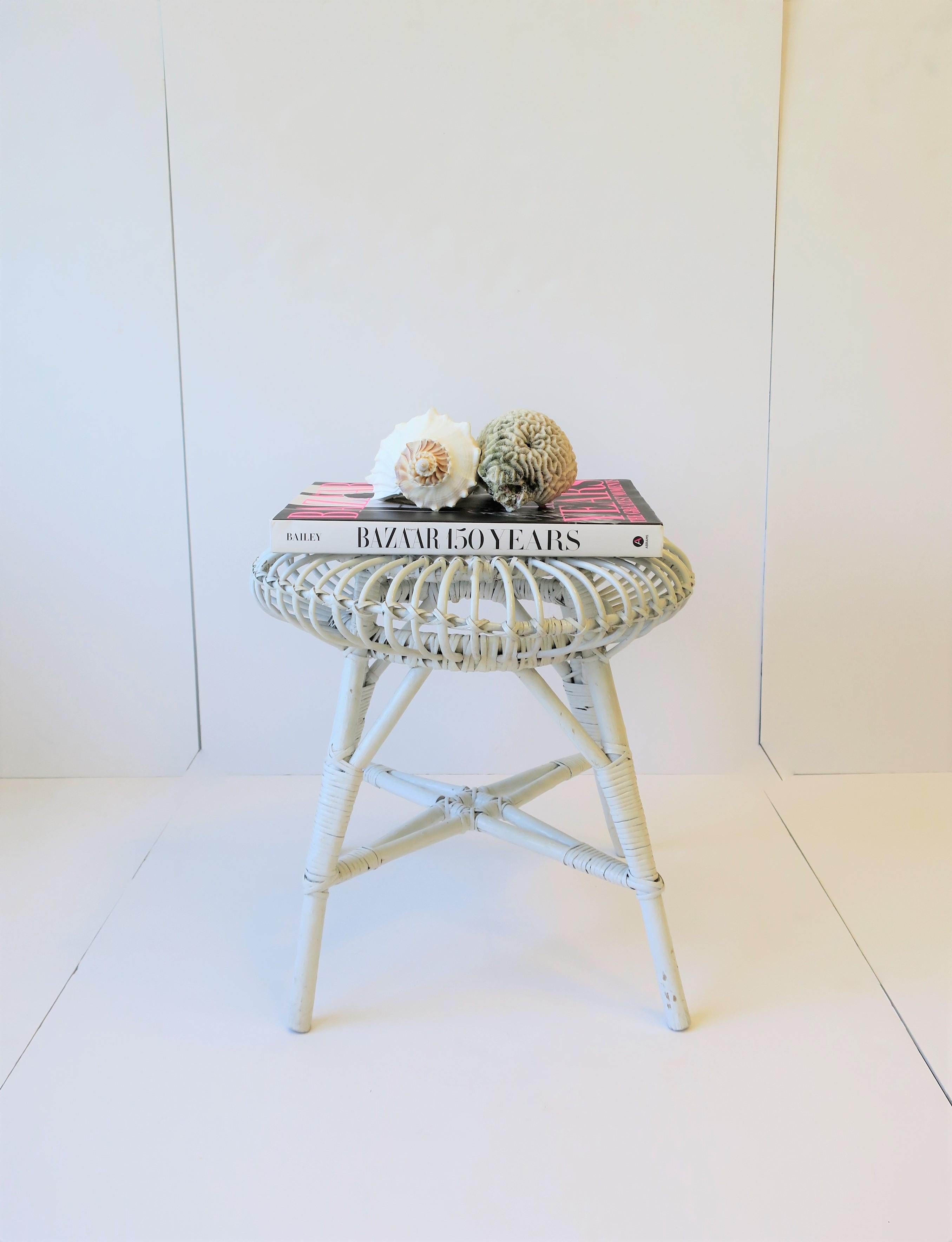 Wicker Rattan Stool in the Style of Franco Albini In Good Condition For Sale In New York, NY