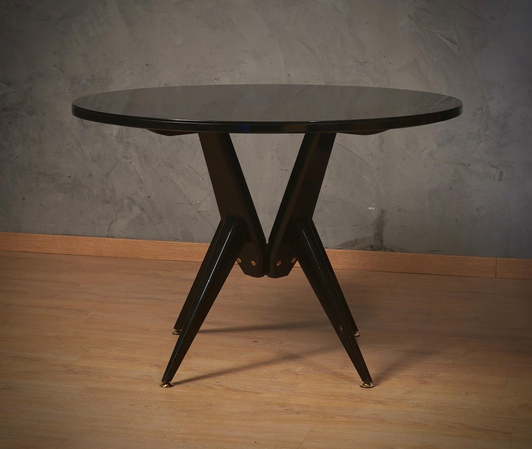 Table de salle à manger / table de centre en bois noir, verre et laiton, 1950 Bon état - En vente à Rome, IT