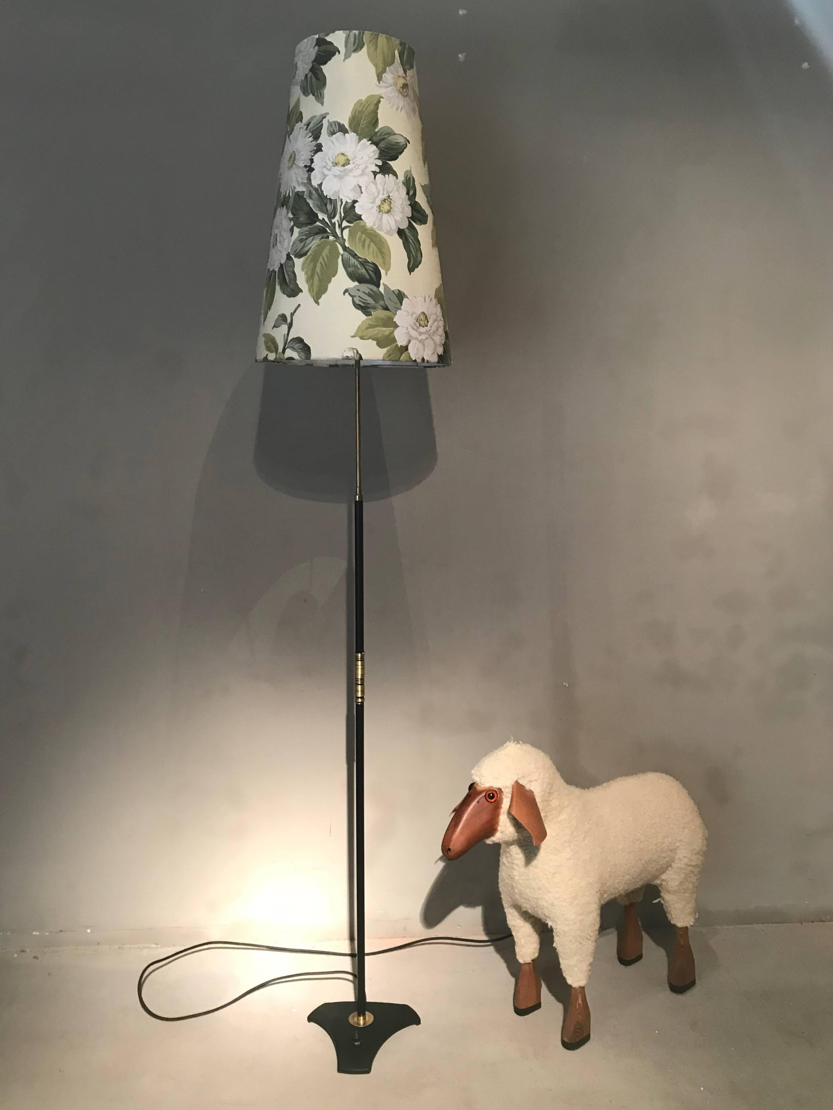 Midcentury Rupert Nikoll Brass Floor Lamp, Flower Shade, 1960s, Austria 2