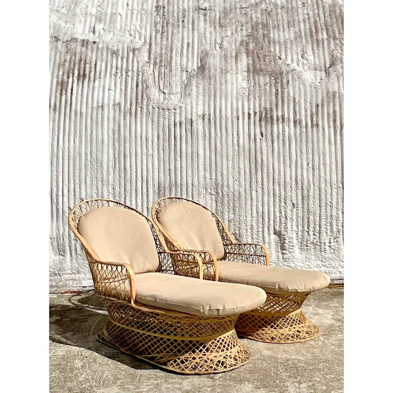 Midcentury Russell Woodard Spun Fiberglass Chaise Lounge, a Pair In Good Condition In west palm beach, FL