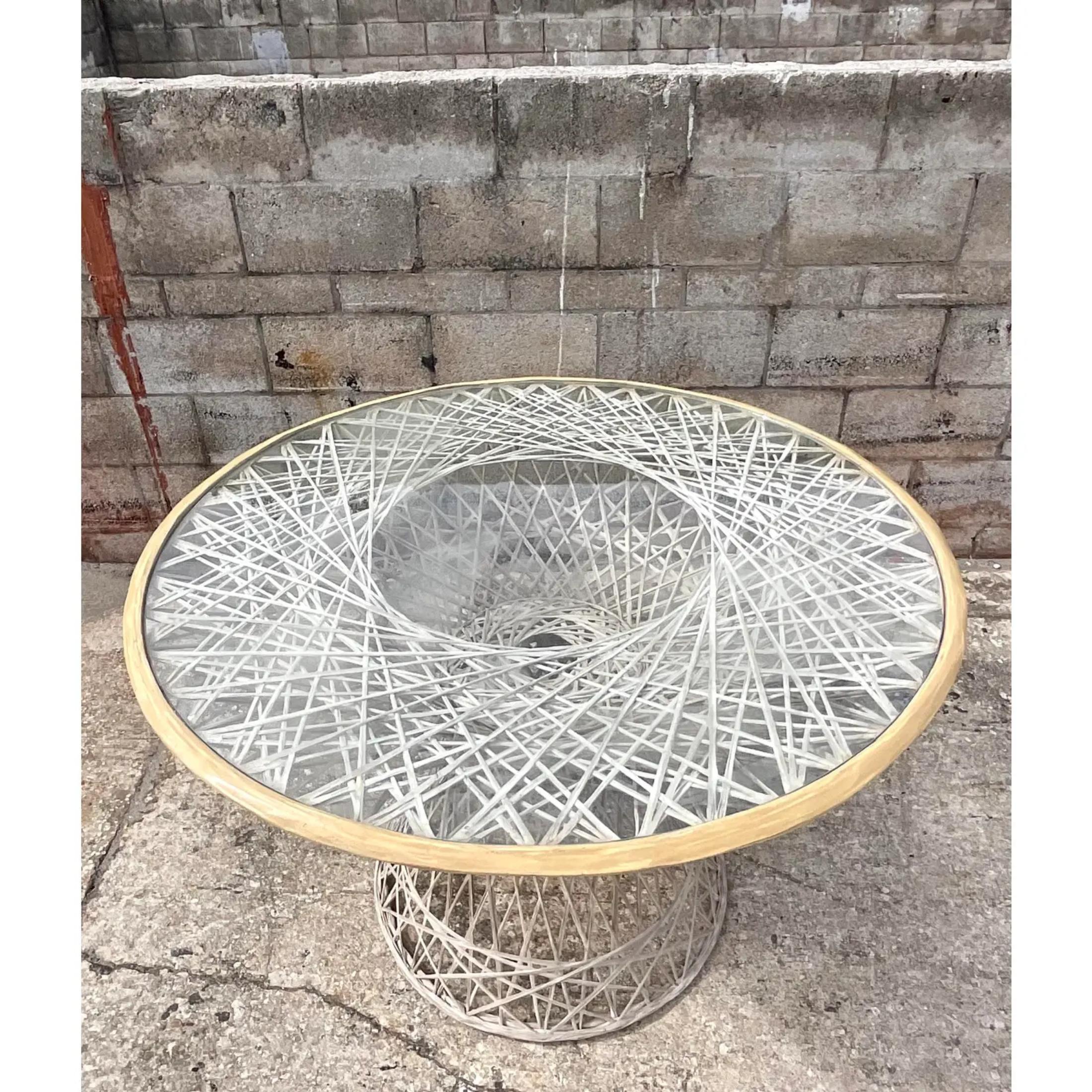 Midcentury Russell Woodard Spun Fiberglass Round Dining Table In Good Condition For Sale In west palm beach, FL
