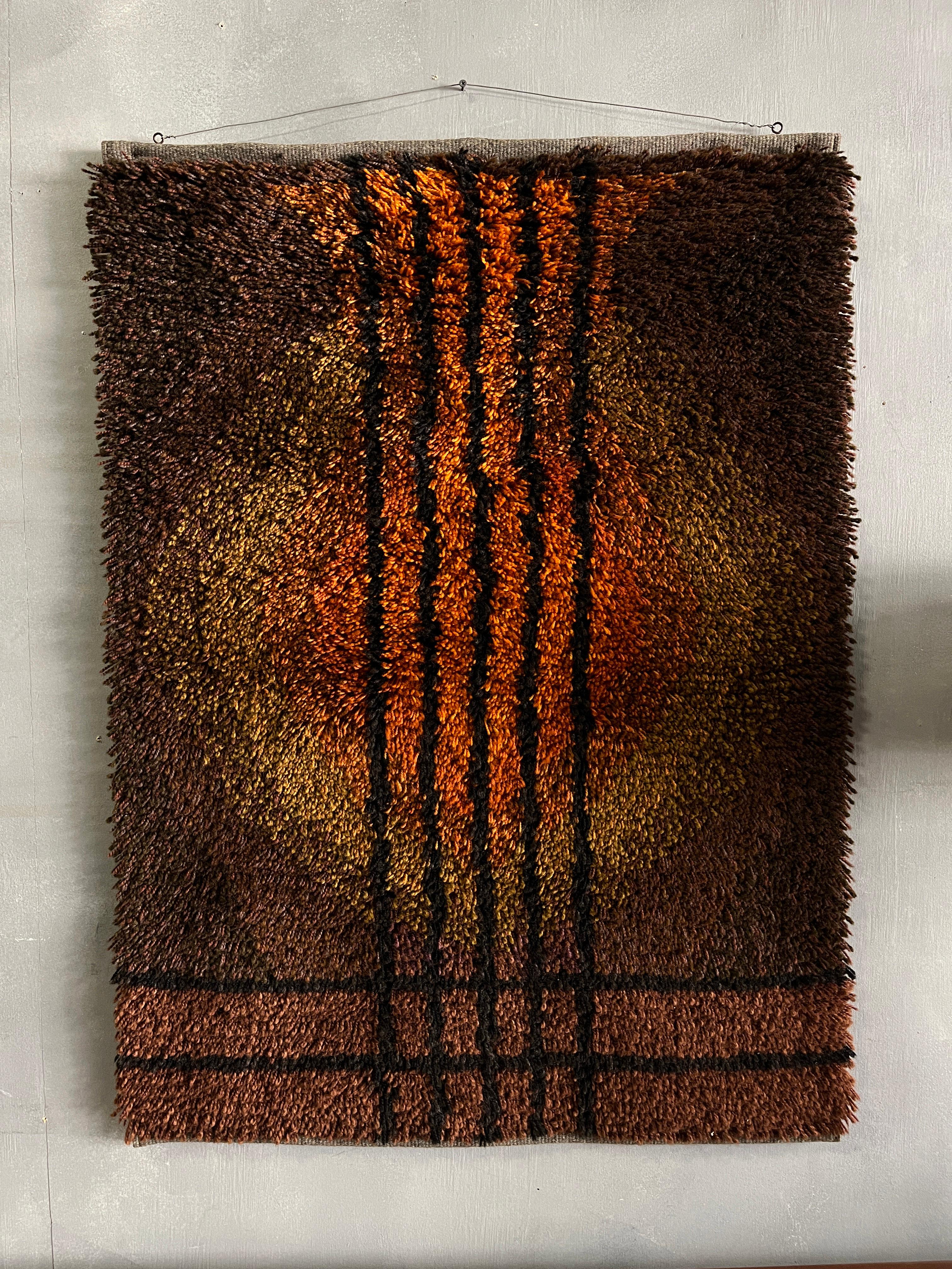 Rya-Teppich aus der Jahrhundertmitte im Zustand „Gut“ im Angebot in BROOKLYN, NY