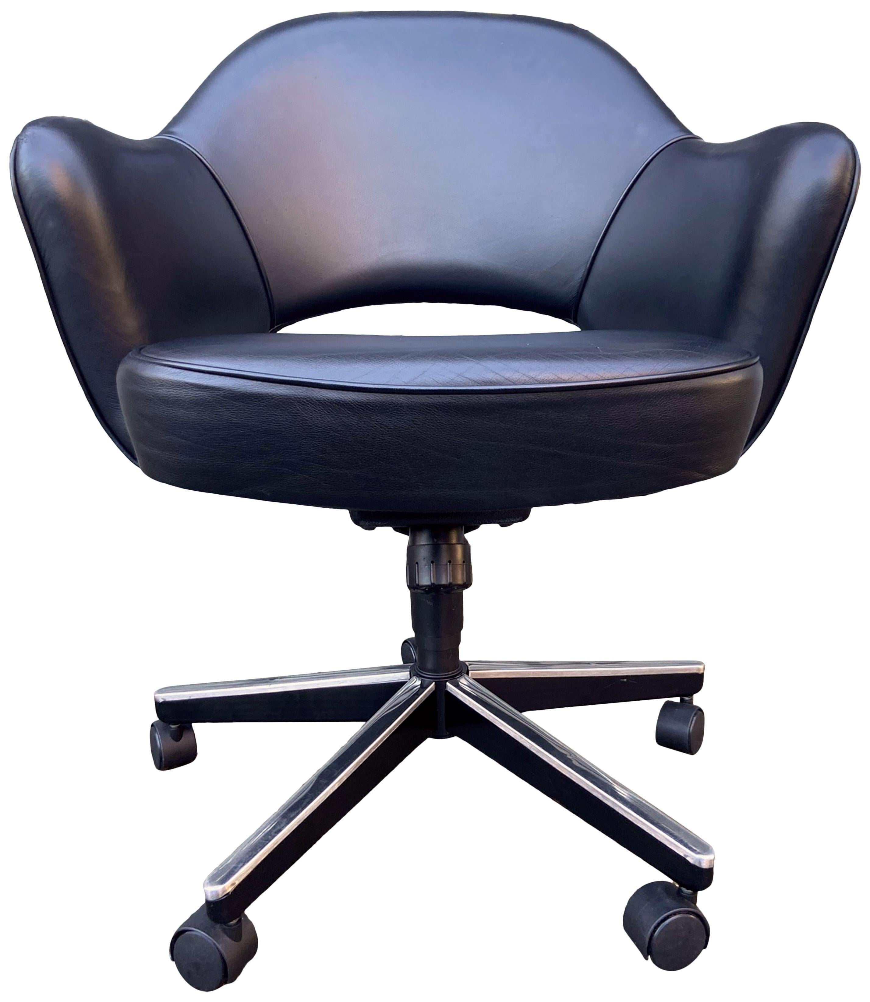 Contemporary Midcentury Saarinen Executive Chairs for Knoll