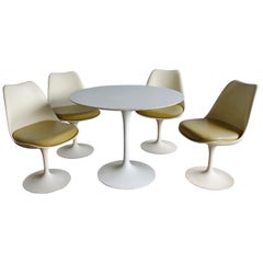 Midcentury Saarinen Table and Chair Set for Knoll