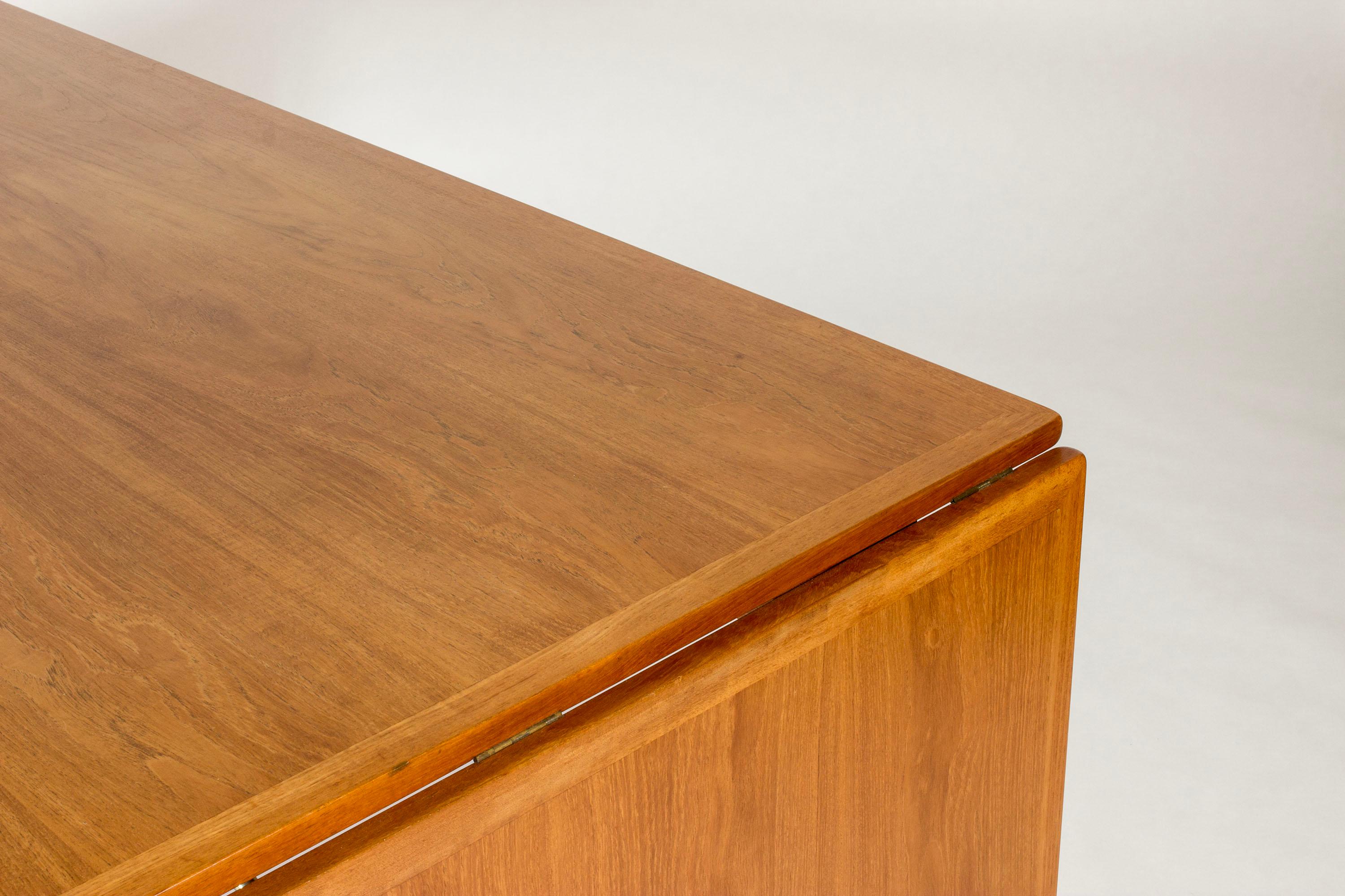 Milieu du XXe siècle Table de salle à manger à pieds de sabre de Hans J. Wegner, Danemark, années 1960 en vente