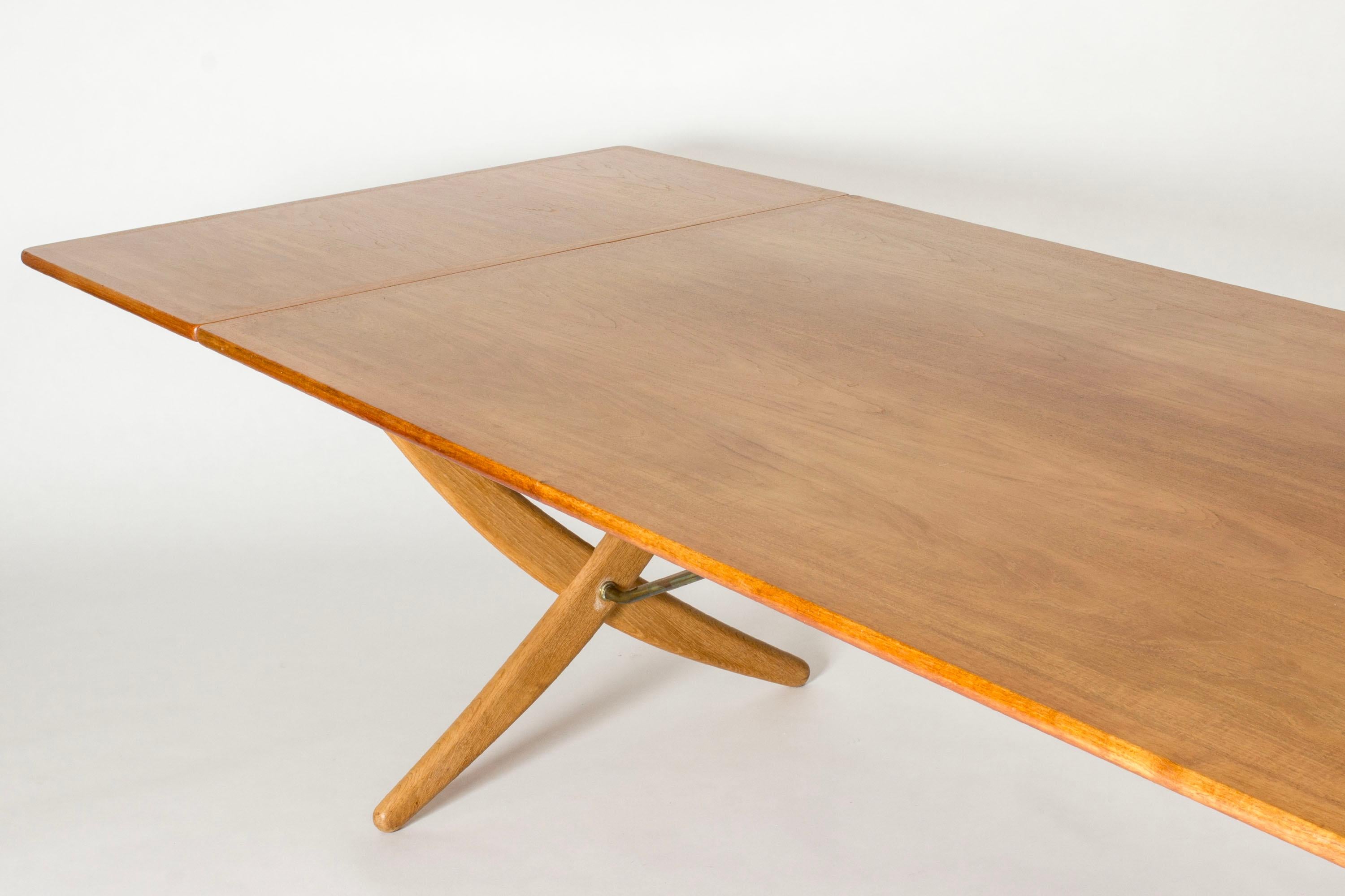 Table de salle à manger à pieds de sabre de Hans J. Wegner, Danemark, années 1960 en vente 2