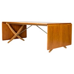 Esstisch mit Säbelbeinen aus der Mitte des Jahrhunderts von Hans J. Wegner, Dänemark, 1960er Jahre