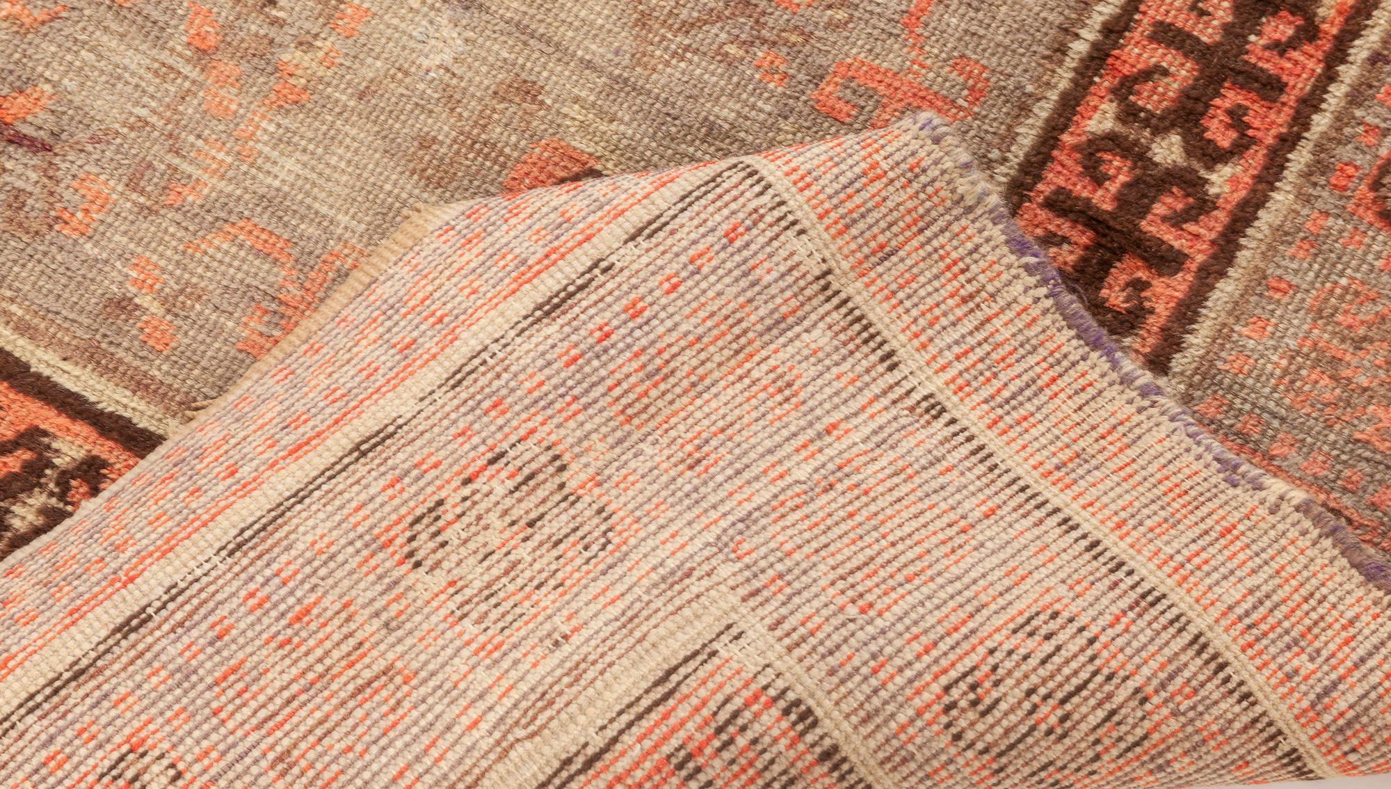 Samarkand Handgefertigter Wollteppich aus der Jahrhundertmitte (20. Jahrhundert) im Angebot