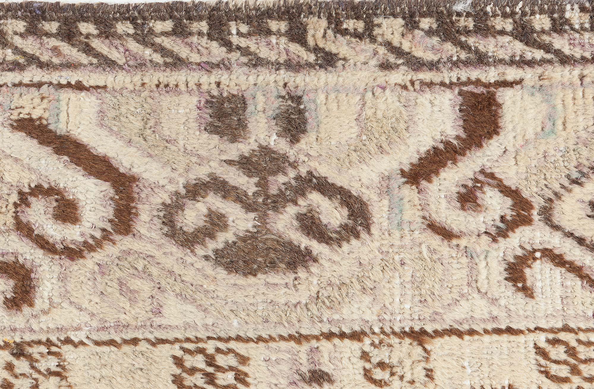 Handgewebter Samarkand-Wollteppich Doris Leslie Blau aus der Mitte des Jahrhunderts im Angebot 1