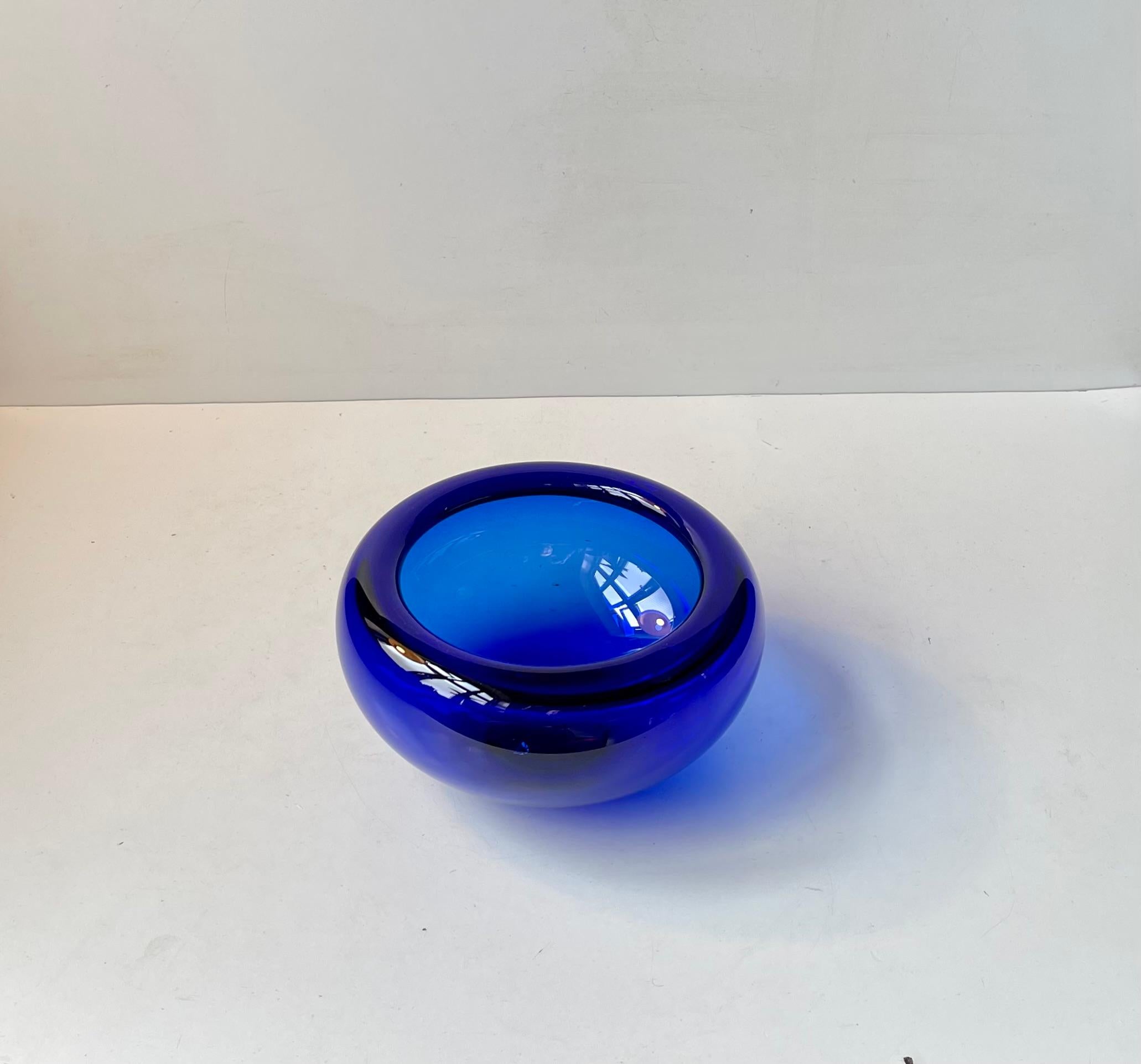 Mid-Century Modern Midcentury Sapphire Blue Holmegaard Glass Bowl by Per Lütken For Sale