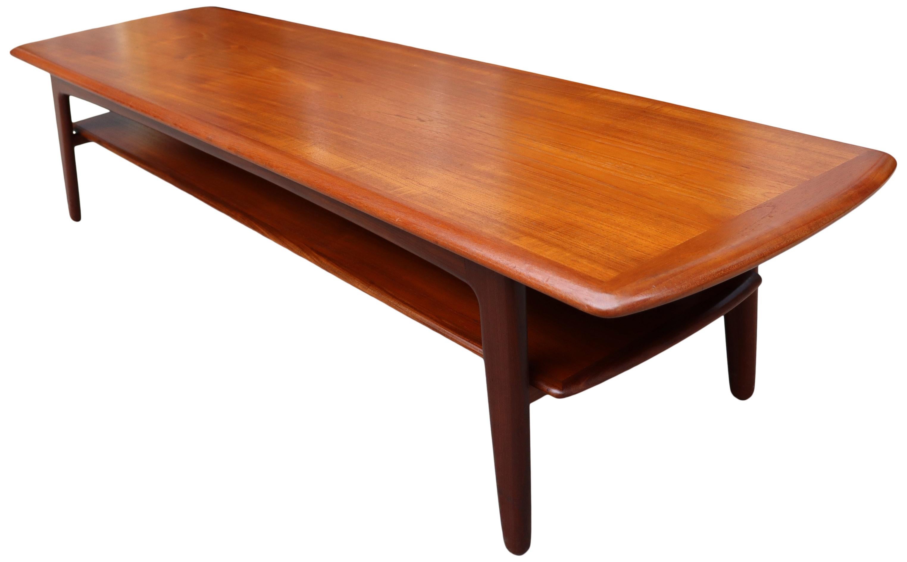 Midcentury Scandinavian Coffee Table by Svend Aage Madsen For Sale 2