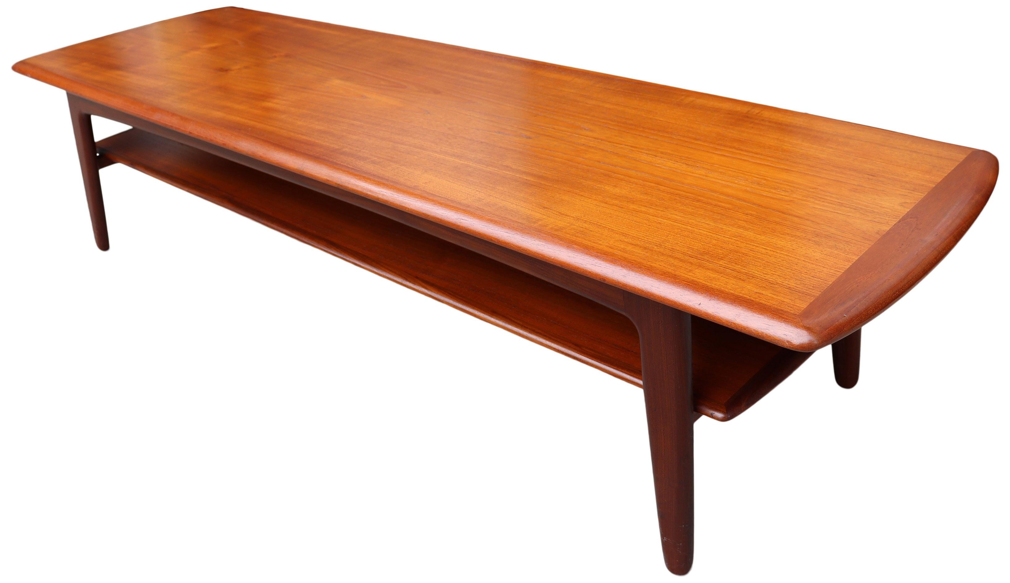 Midcentury Scandinavian Coffee Table by Svend Aage Madsen In Good Condition For Sale In BROOKLYN, NY