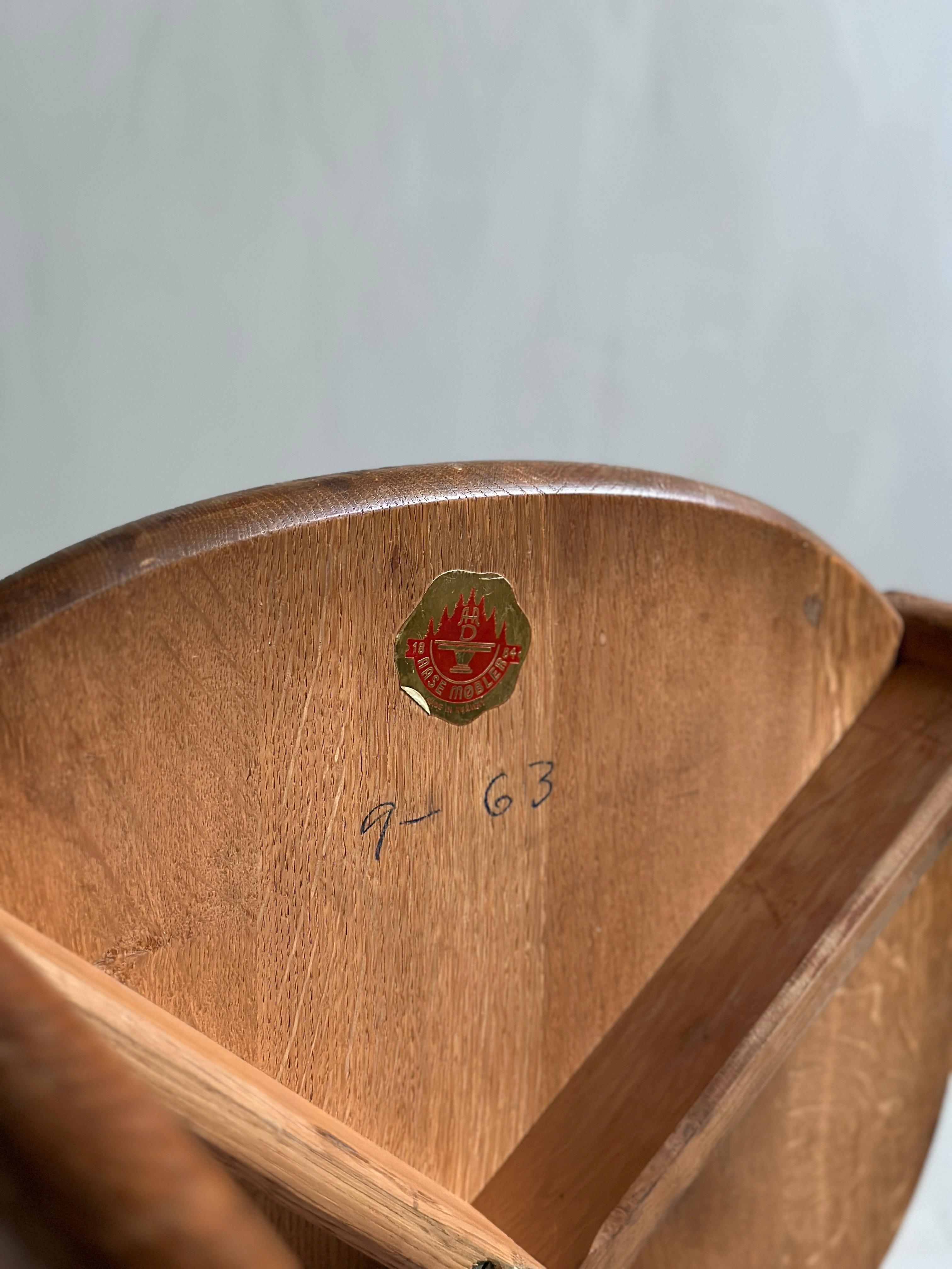 Mid-Century Scandinavian Fireplace Oak Chair, Bendt Winge for Aase Dreieri 1950s 4