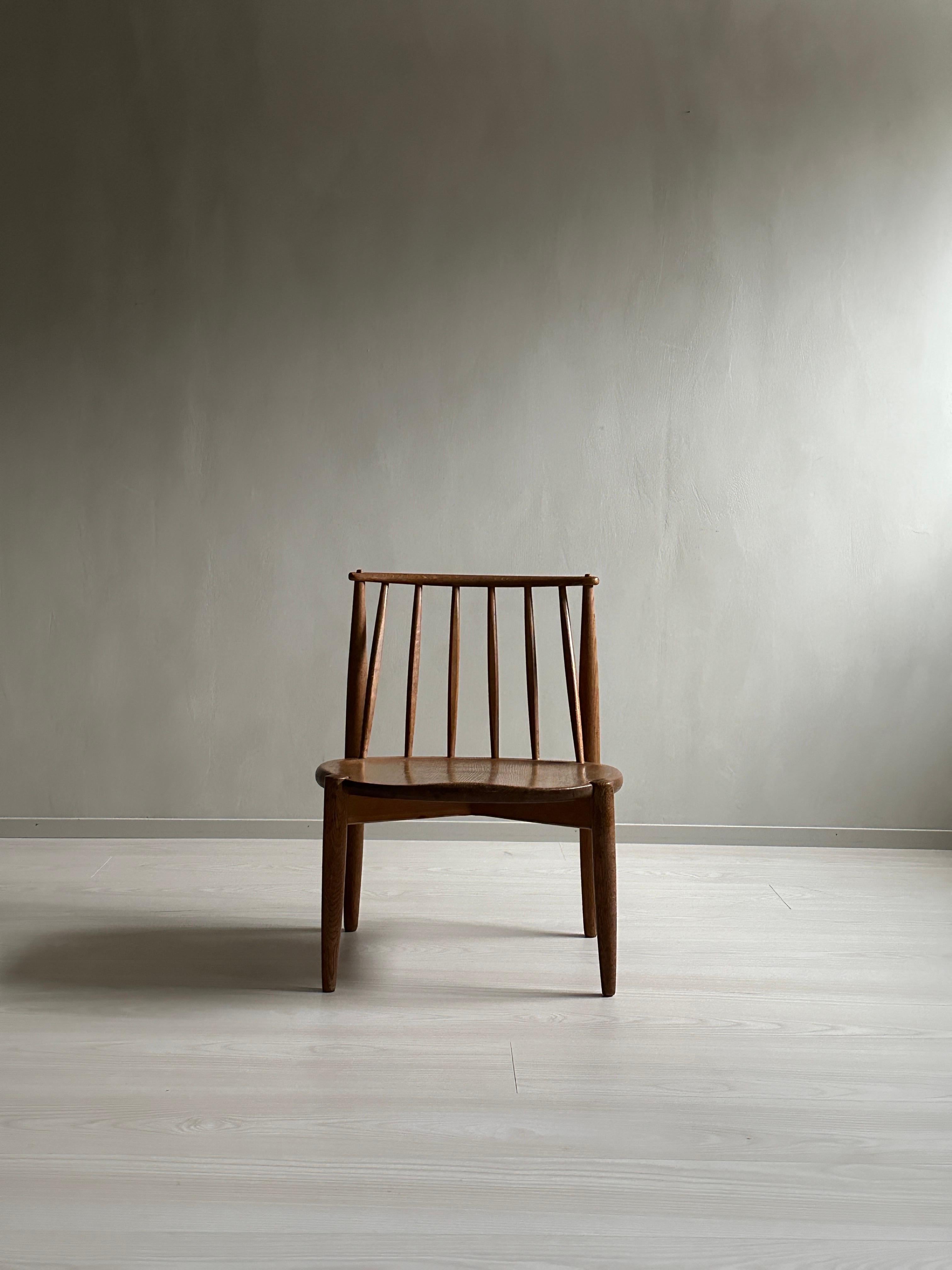 Mid-Century Scandinavian Fireplace Oak Chair, Bendt Winge for Aase Dreieri 1950s 12