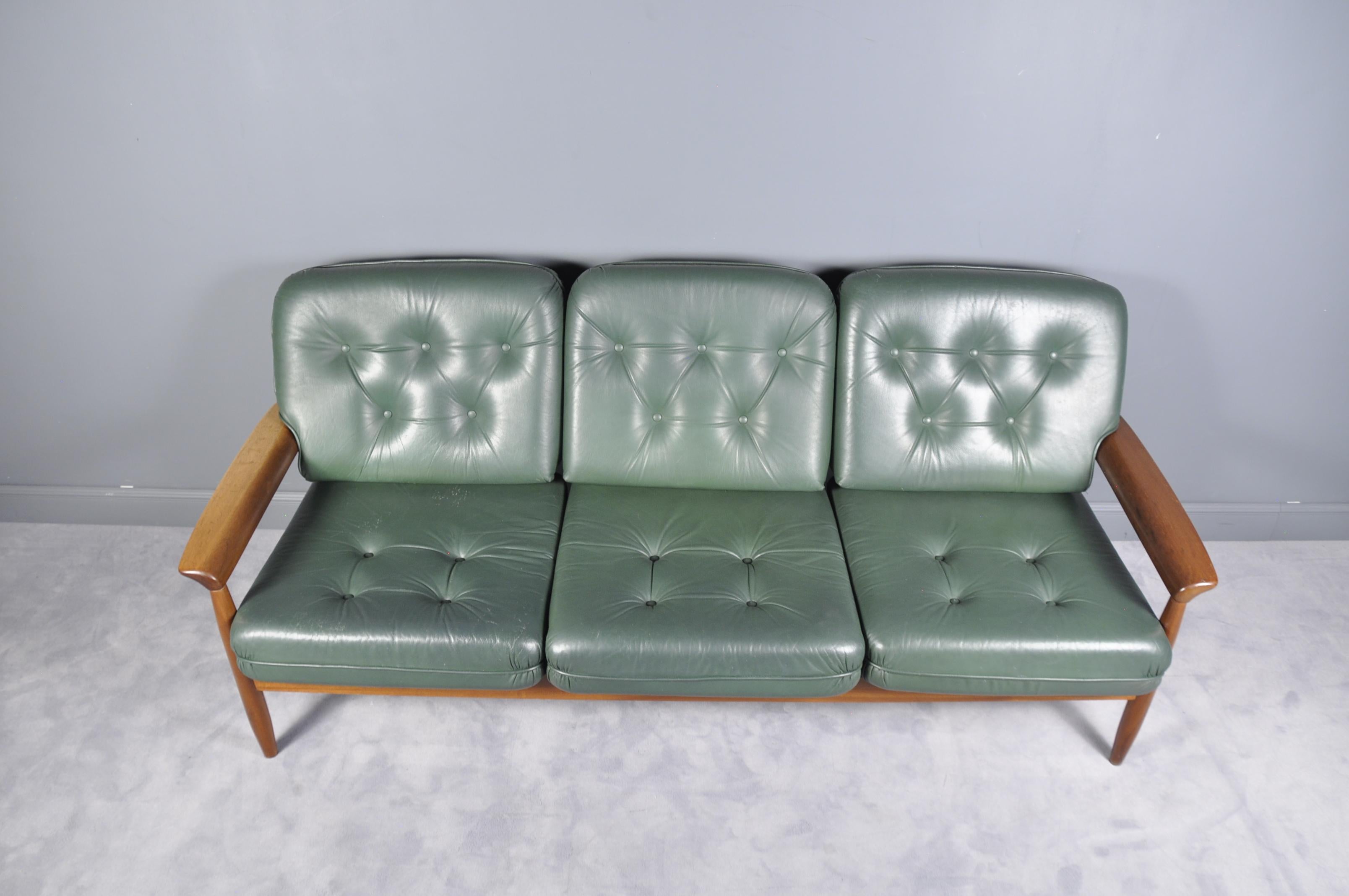 Midcentury Scandinavian Green Leather Sofa Set, 1960s 1