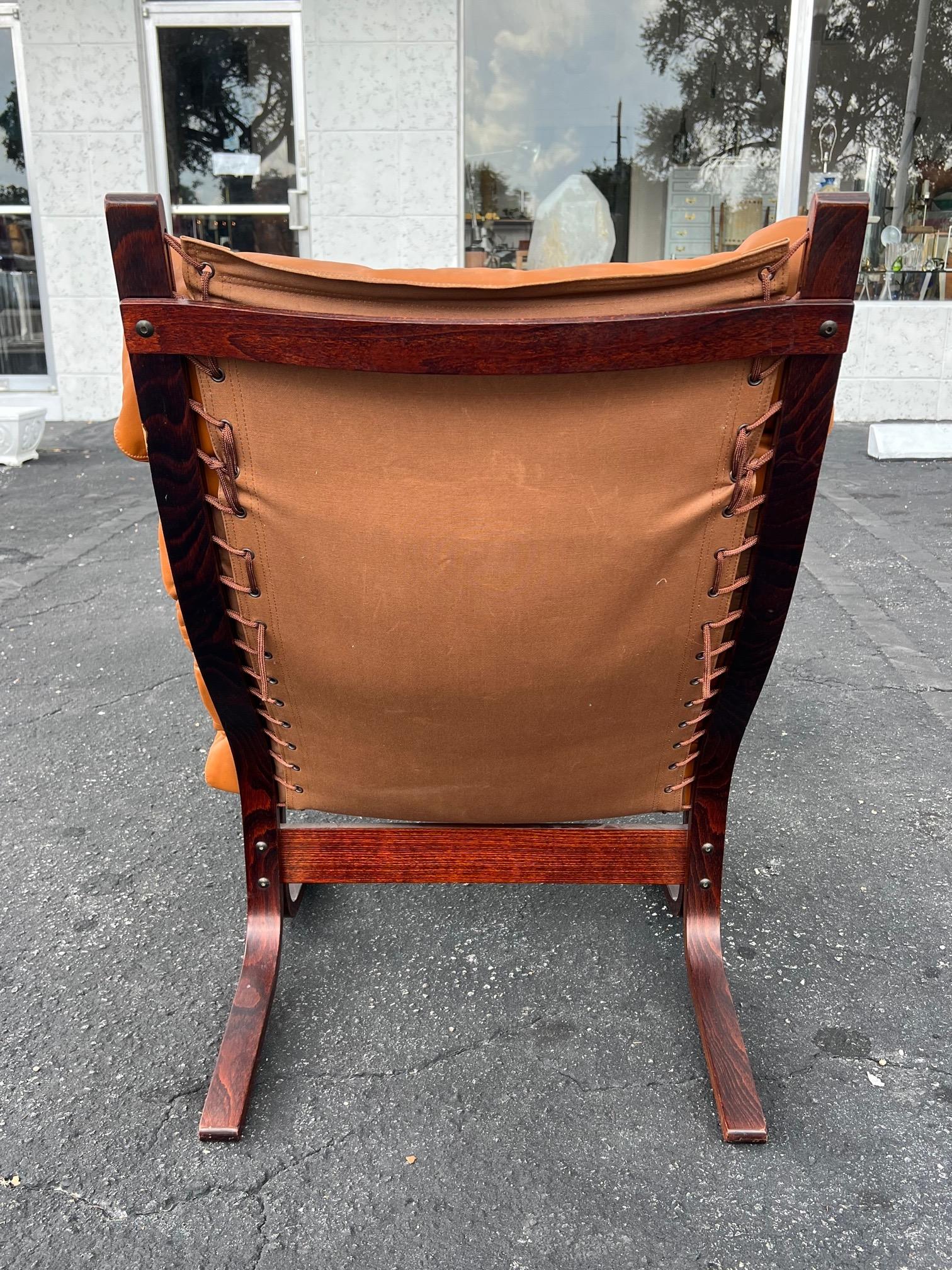 Norwegian Midcentury Scandinavian Leather Siesta Lounge Chair & Ottoman by Westnofa Cognac For Sale