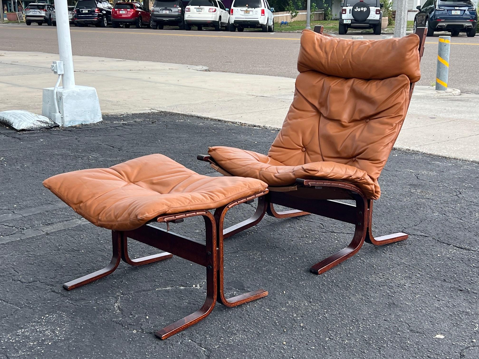 Mid-20th Century Midcentury Scandinavian Leather Siesta Lounge Chair & Ottoman by Westnofa Cognac For Sale