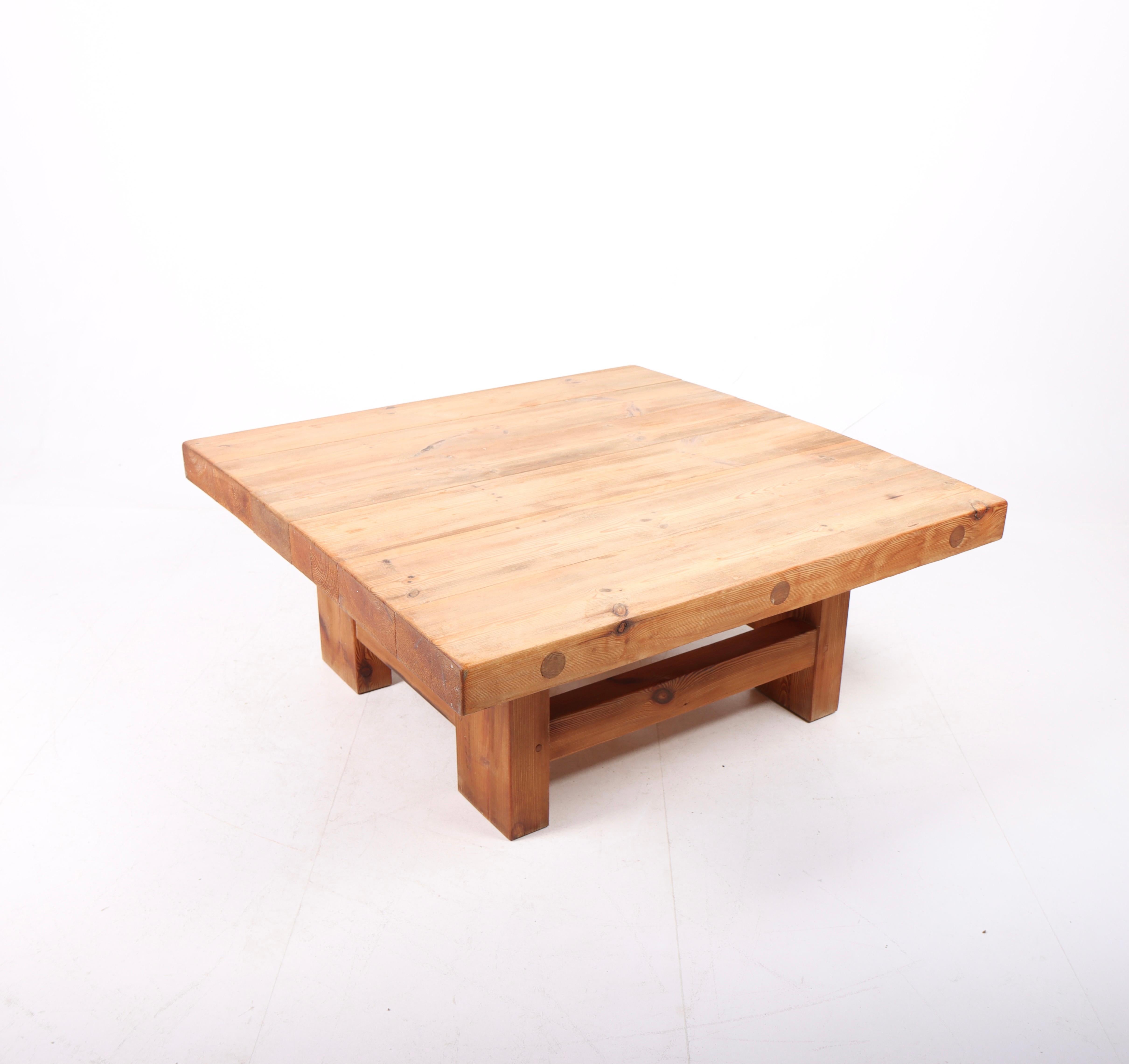 Mid-Century Scandinavian Low Table in Solid Patinated Pine, 1950s For Sale 1