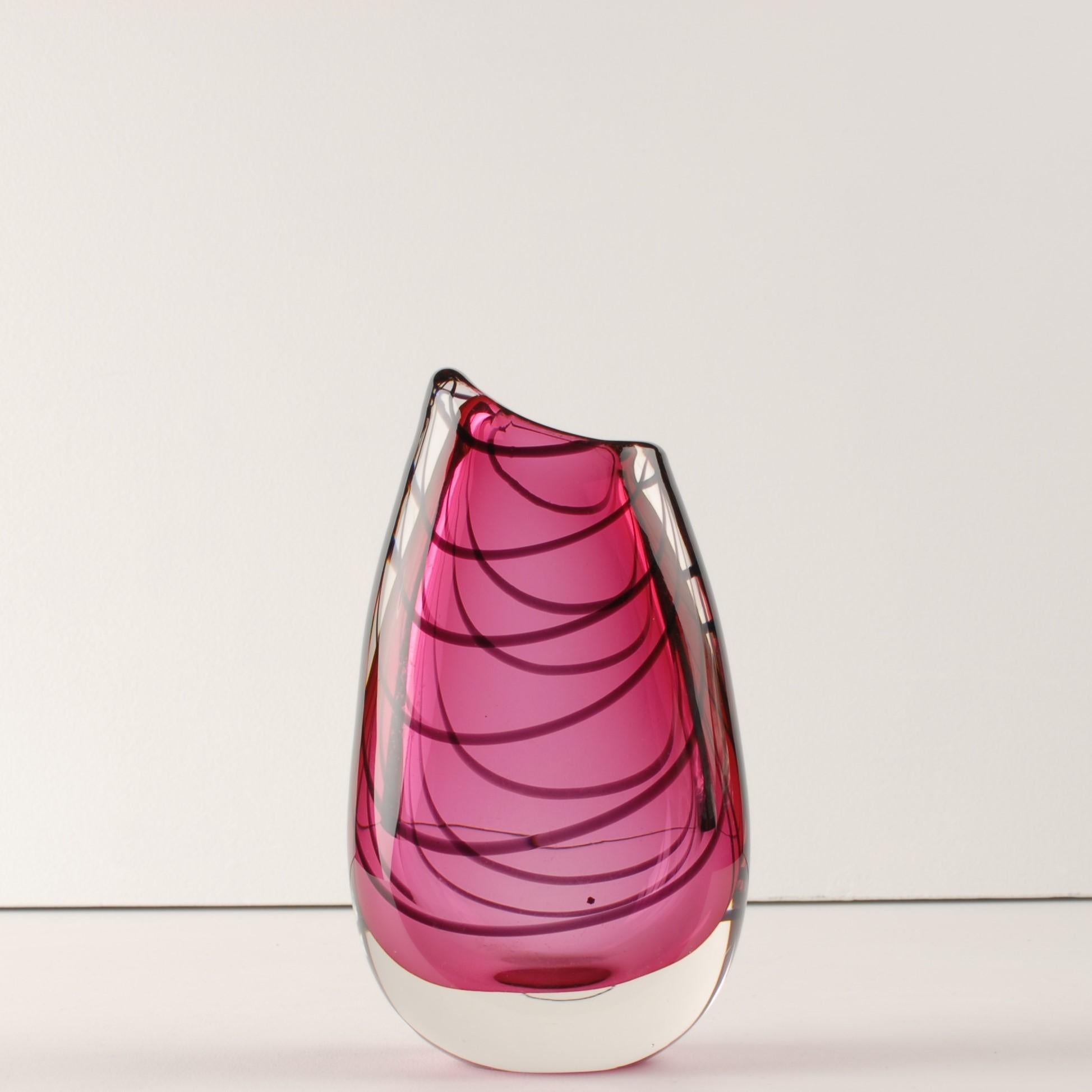 Midcentury Scandinavian Modern Glass Art Vase Deco Pink Red Magnor Vase Norway For Sale 1