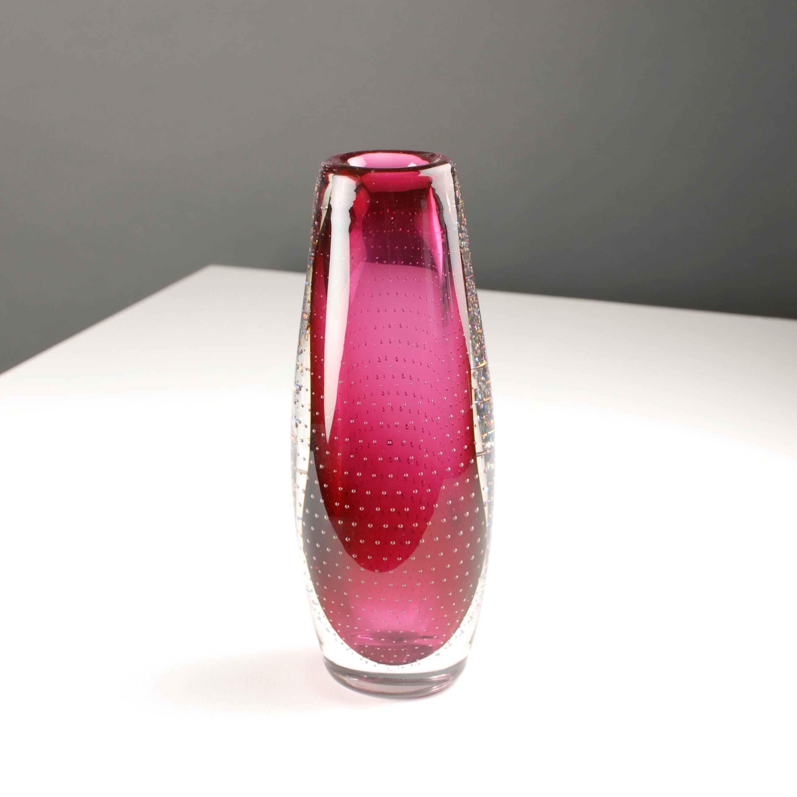 Mid-Century Modern Midcentury Scandinavian Modern Vase Red Bubble Glass Magnor, Norway, 1960 For Sale
