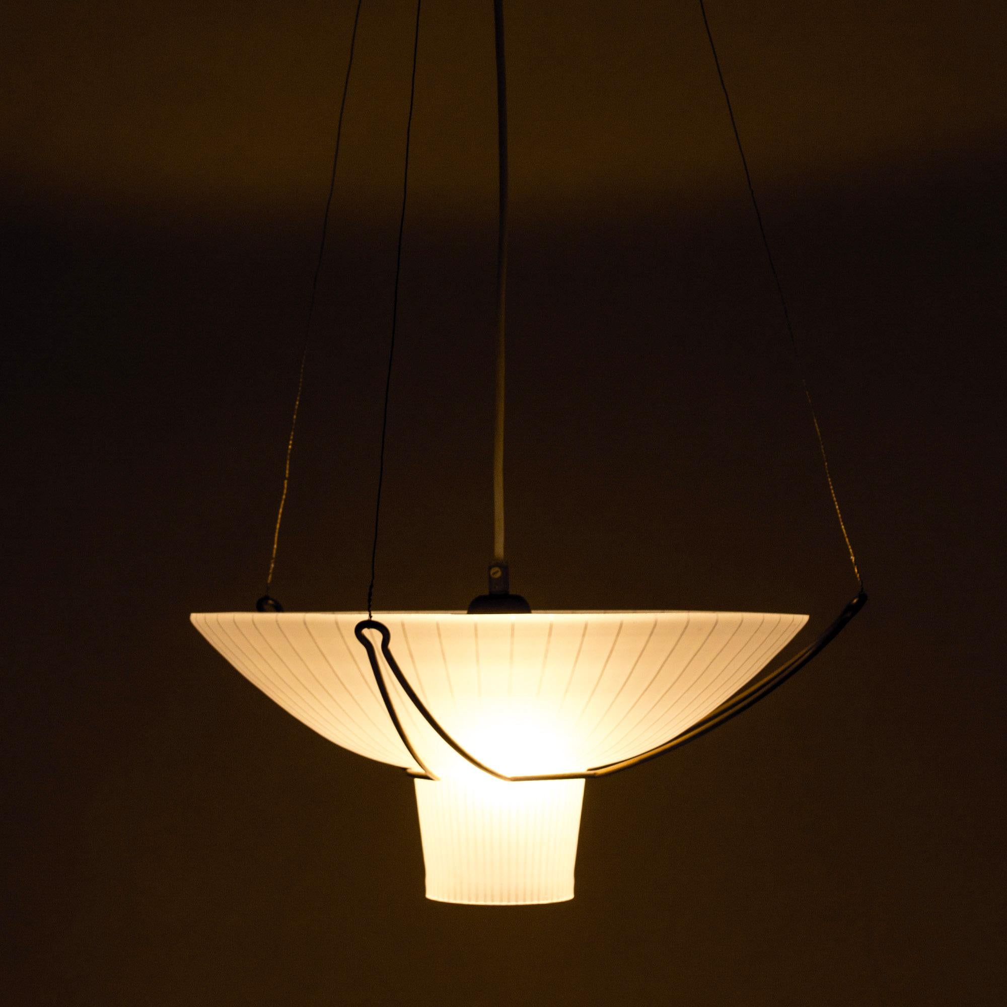 Scandinave moderne Lampe pendante scandinave du milieu du siècle par Hans Bergström, Suède, années 1950 en vente