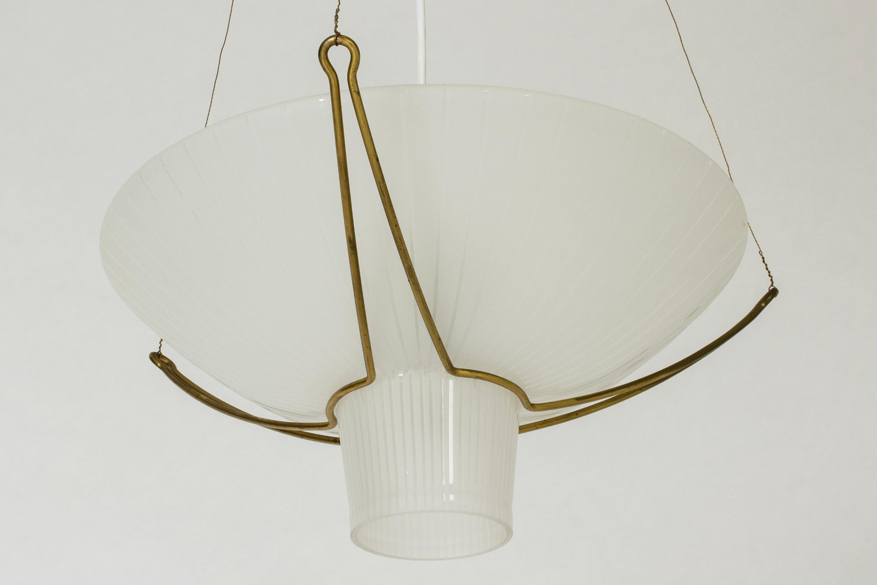 Milieu du XXe siècle Lampe pendante scandinave du milieu du siècle par Hans Bergström, Suède, années 1950 en vente