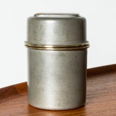 Jarra escandinava de peltre de mediados de siglo de Estrid Ericson, Svenskt Tenn, Suecia, 1954