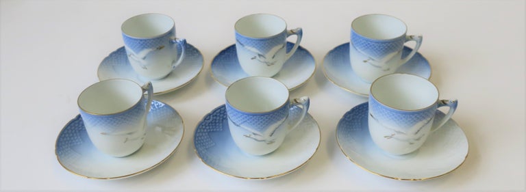 20th Century Set of 6 Scandinavian Blue & Whtie Porcelain Coffee Espresso or Tea Demitasse For Sale