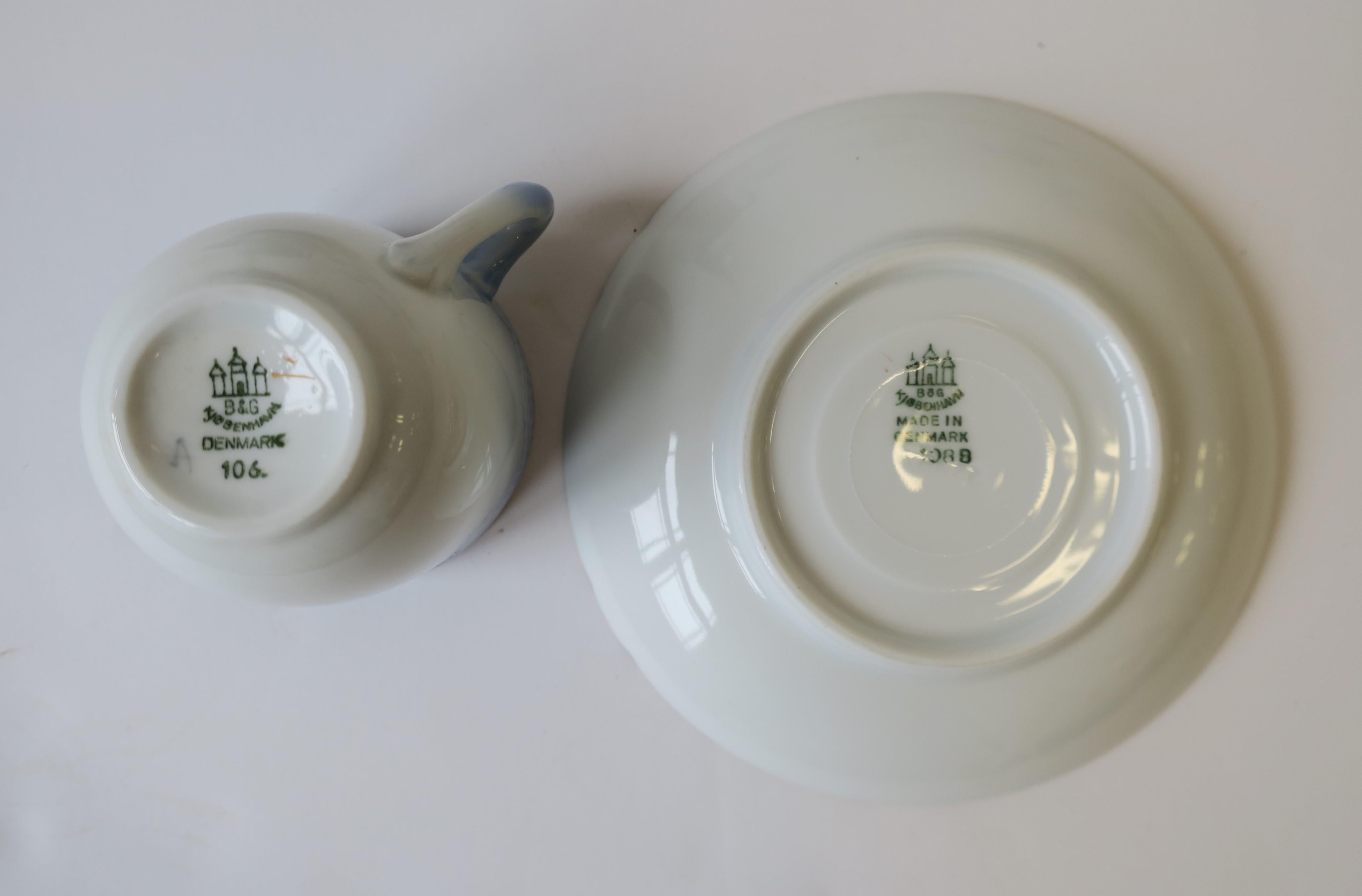 Glazed Scandinavian Porcelain Bing & Grøndahl Coffee Espresso Cup Saucer, Set of 6 For Sale