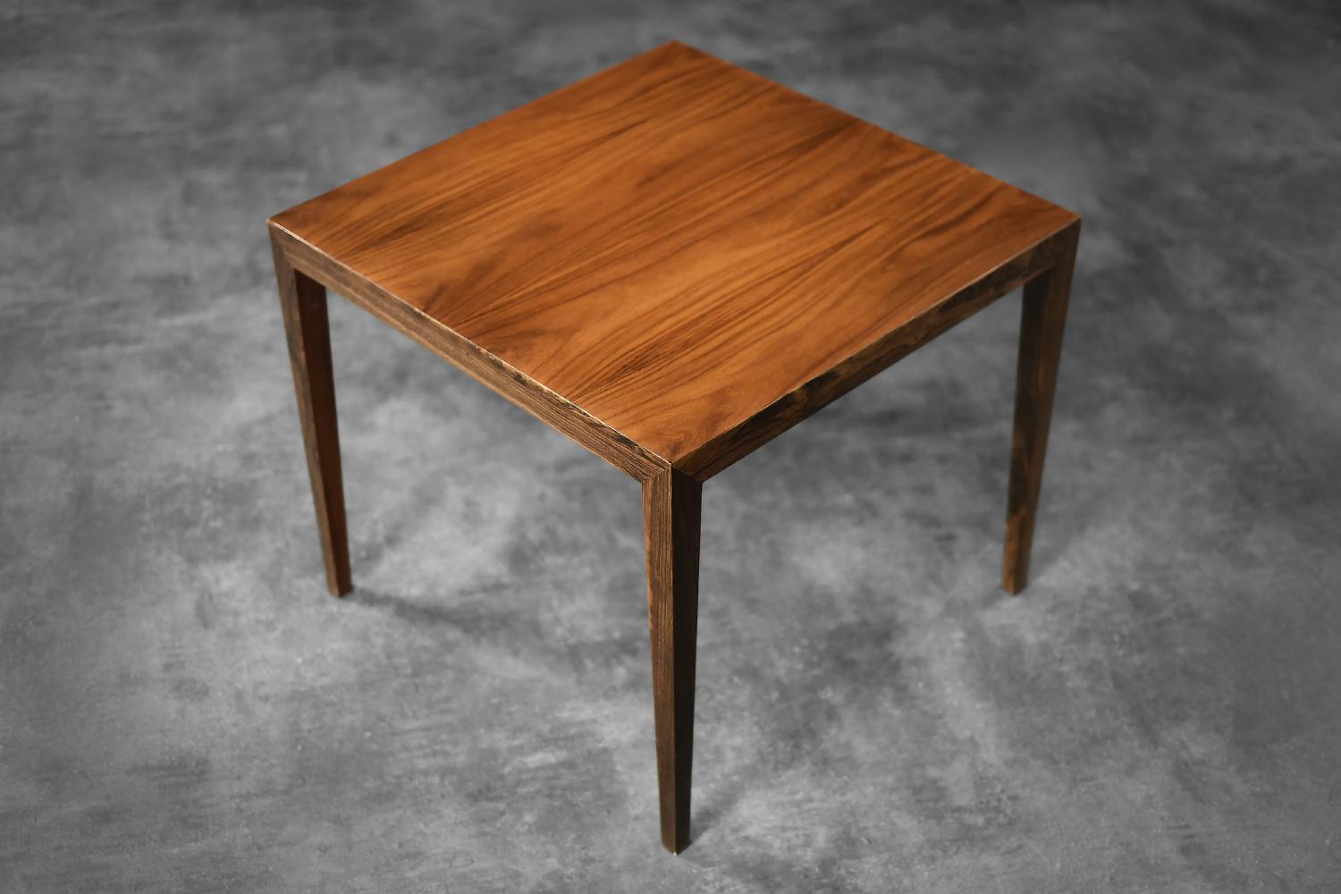 Danese Tavolino in palissandro scandinavo del MidCentury di Severin Hansen per Haslev Møbel in vendita