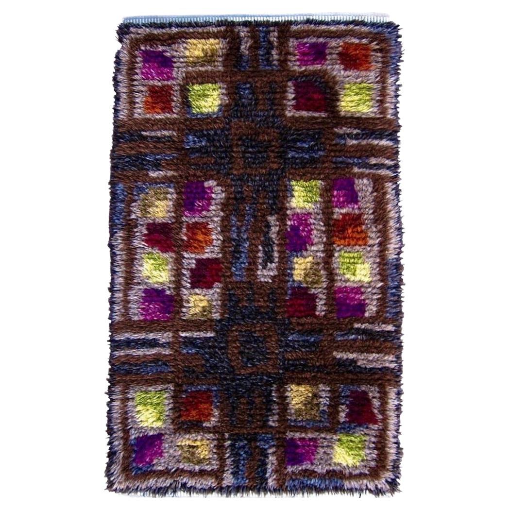 Skandinavischer Rya-Teppich oder Wandbehang mit geometrischem mehrfarbigem Muster aus der Mitte des Jahrhunderts
