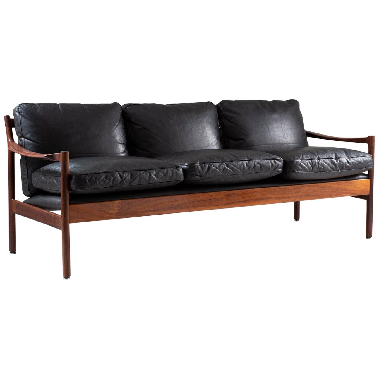 Midcentury Scandinavian Sofa in Leather and Rosewood by Torbjørn Afdal