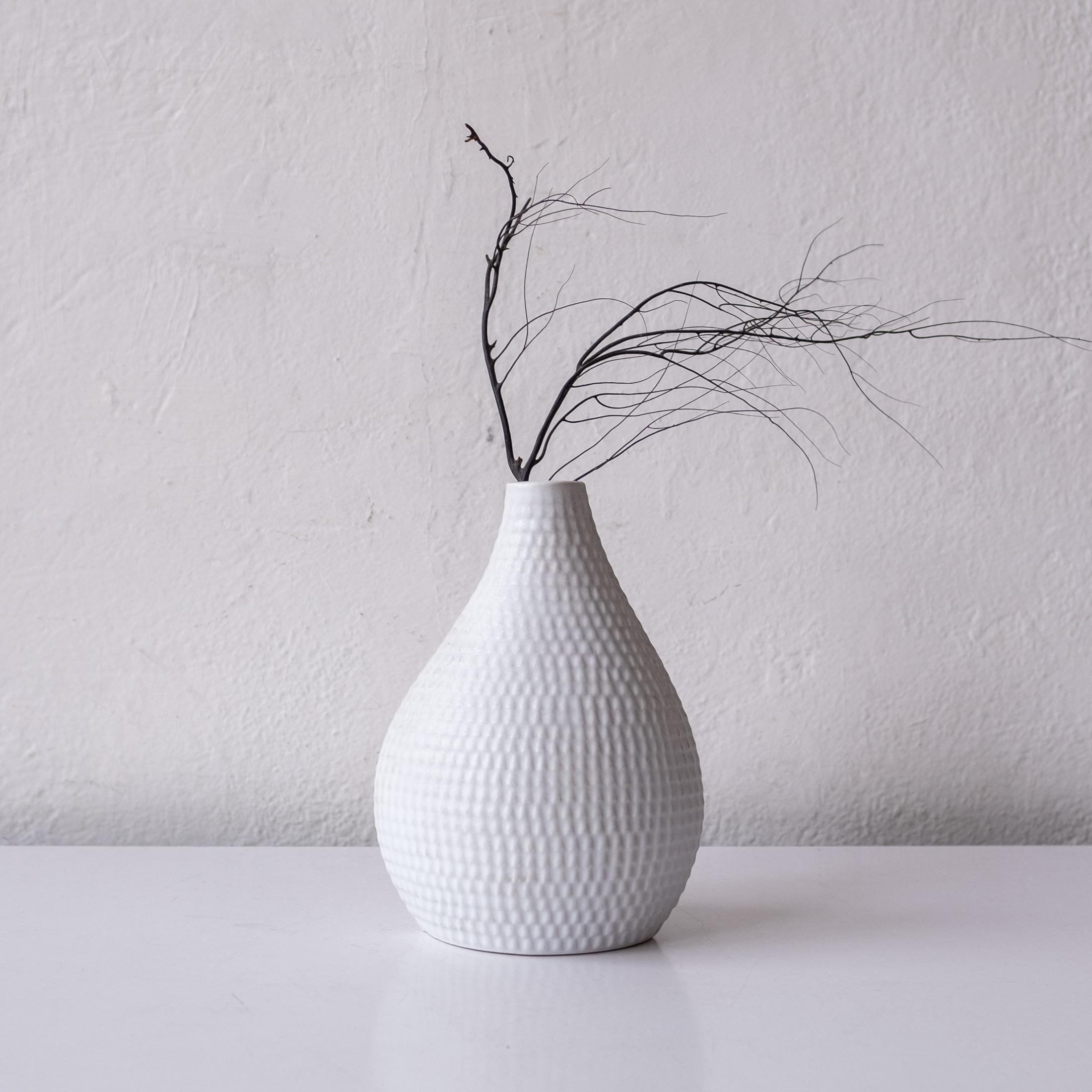 Swedish Mid-Century Scandinavian Stig Lindberg Reptil Matte White Vase For Sale