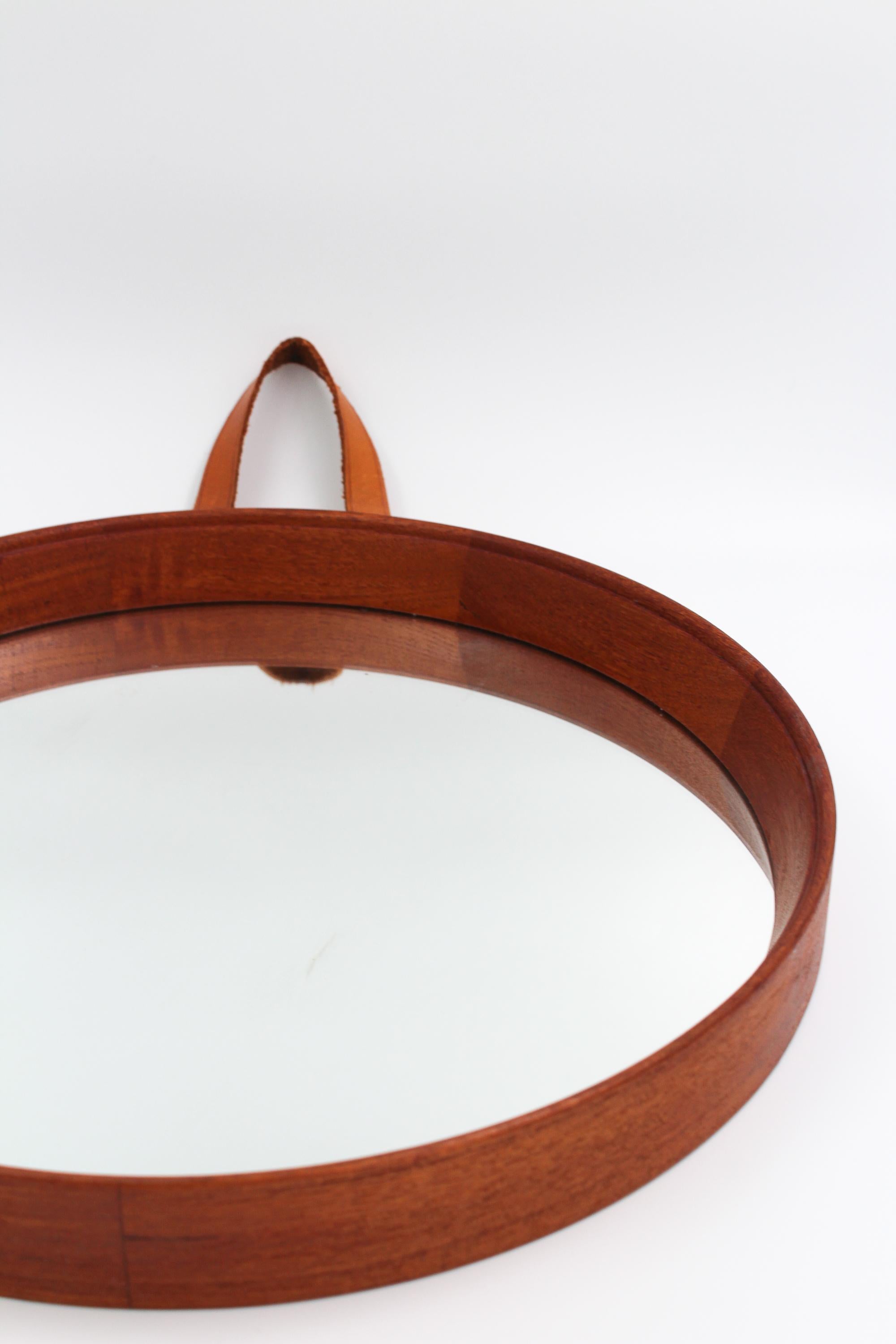 Midcentury Scandinavian Teak Mirror with Leather Strap, 1950s In Good Condition In Malmo, SE