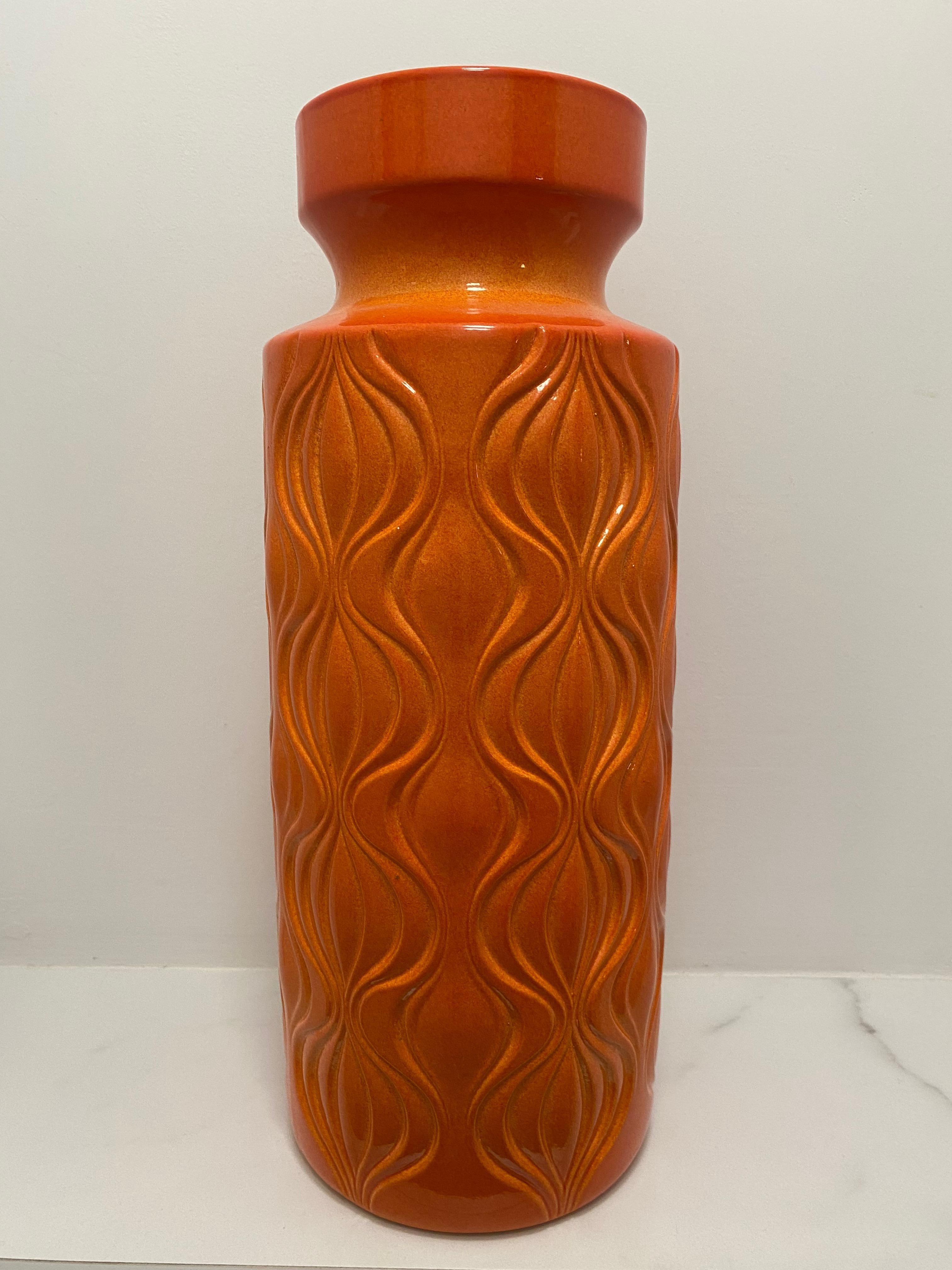 Mid-Century Modern Grand vase moderne du milieu du siècle orange vif de Scheurich Keramik en vente