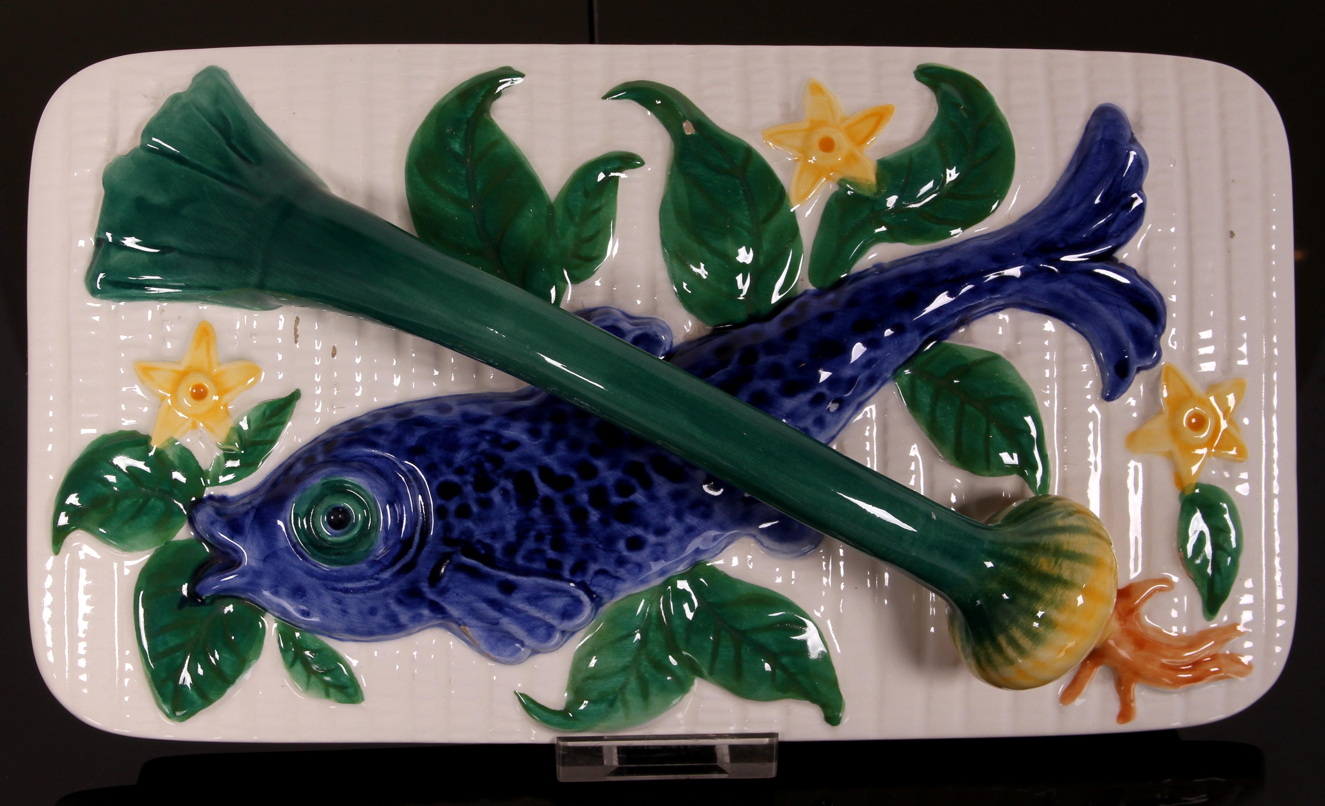 SCHRAMBERG MAIOLICA di metà secolo  scatola Barbotine FISH TUREEN TERRINE dipinta a mano in vendita 5