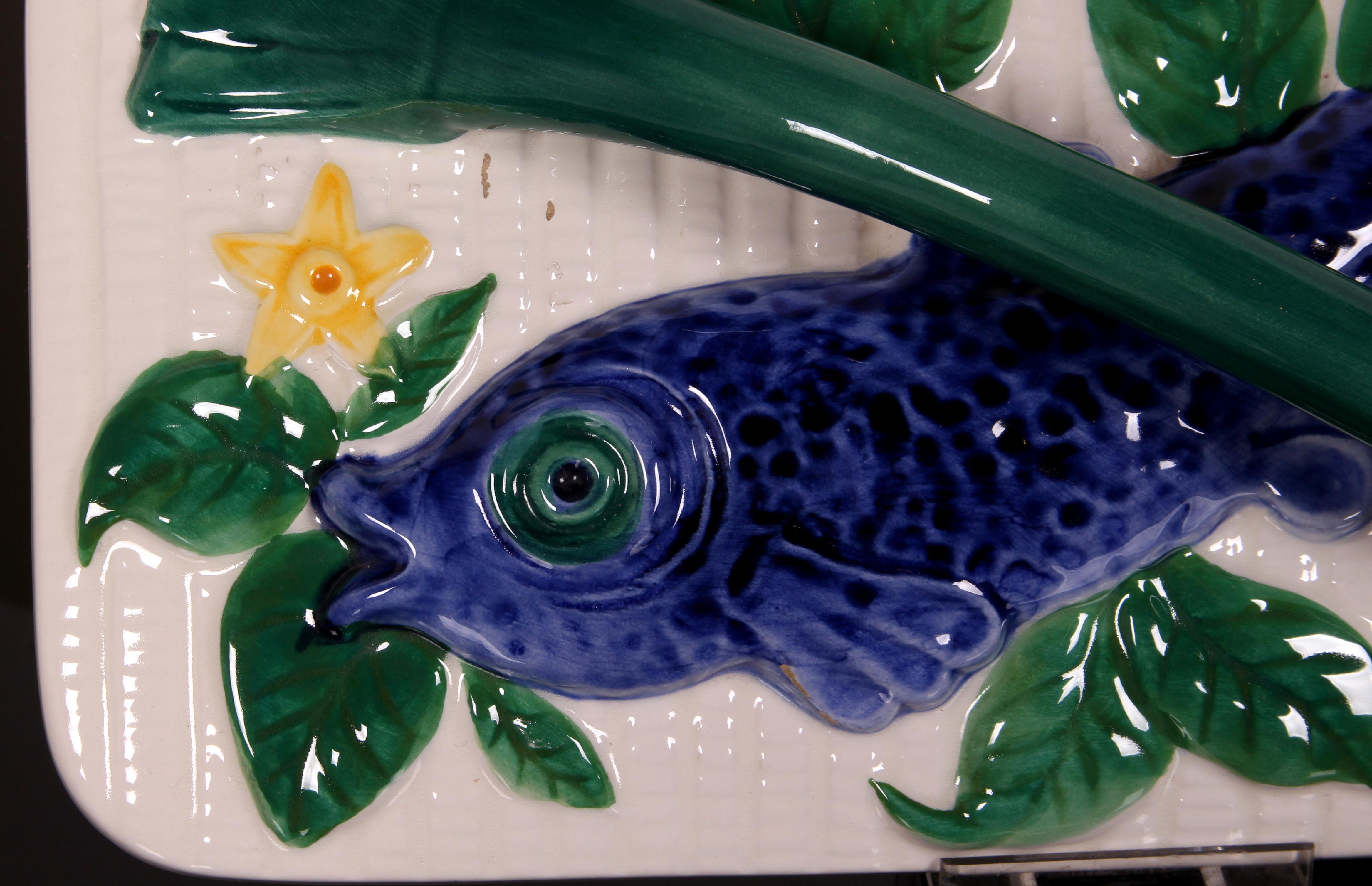 SCHRAMBERG MAIOLICA di metà secolo  scatola Barbotine FISH TUREEN TERRINE dipinta a mano In condizioni buone in vendita a Landshut, BY
