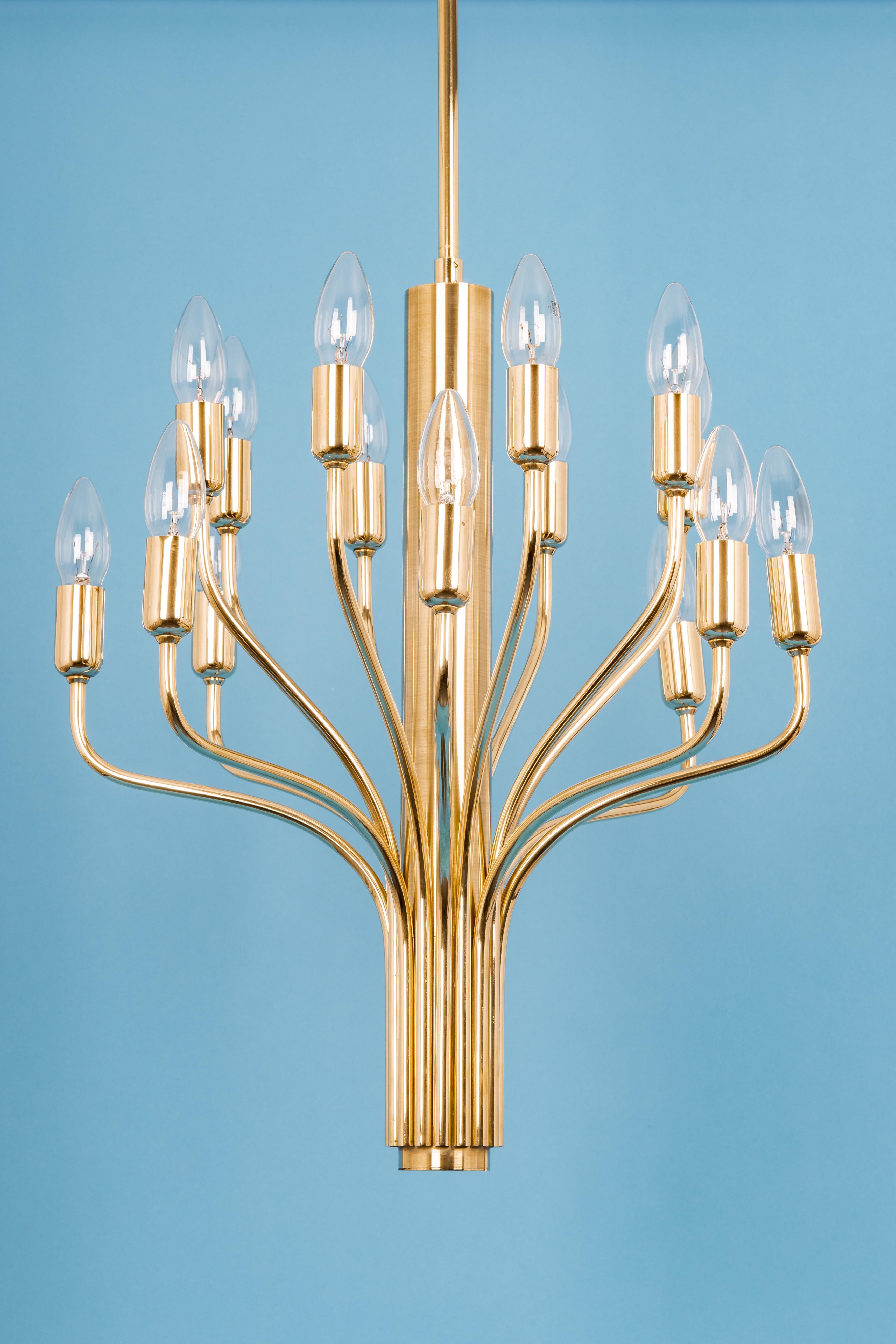 Midcentury Sciolari Style Brass Chandelier, 1970s 4