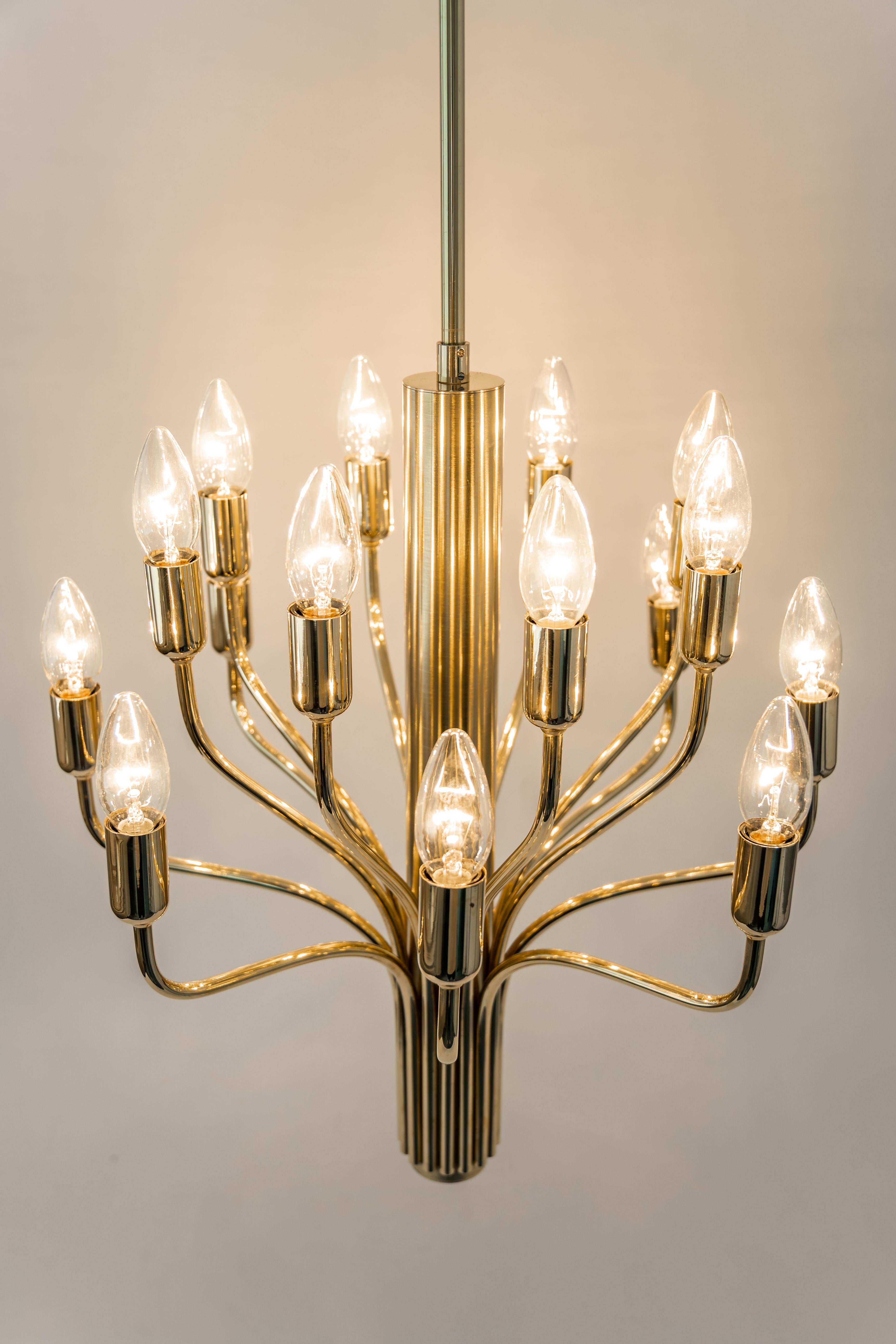 Midcentury Sciolari Style Brass Chandelier, 1970s 1