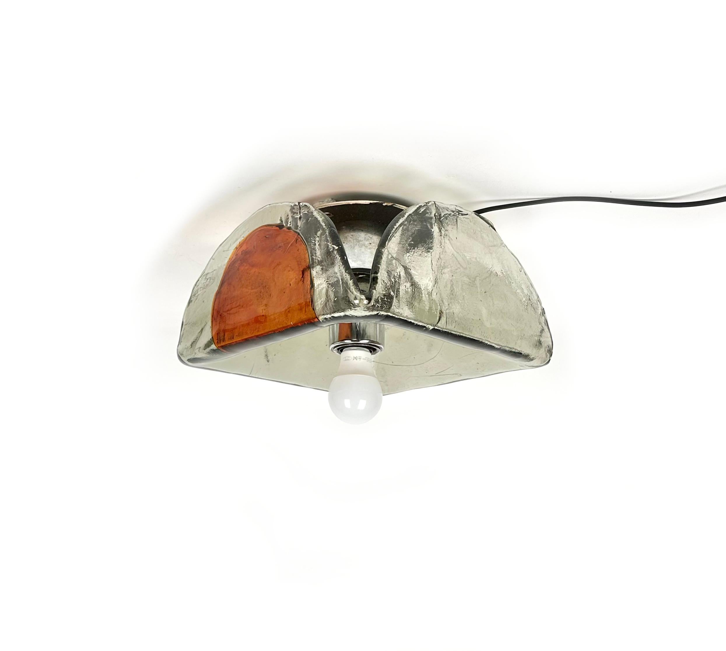 Midcentury Sconce Wall Lamp in Murano Glass by Carlo Nason, Italy 1970s In Good Condition For Sale In Rome, IT