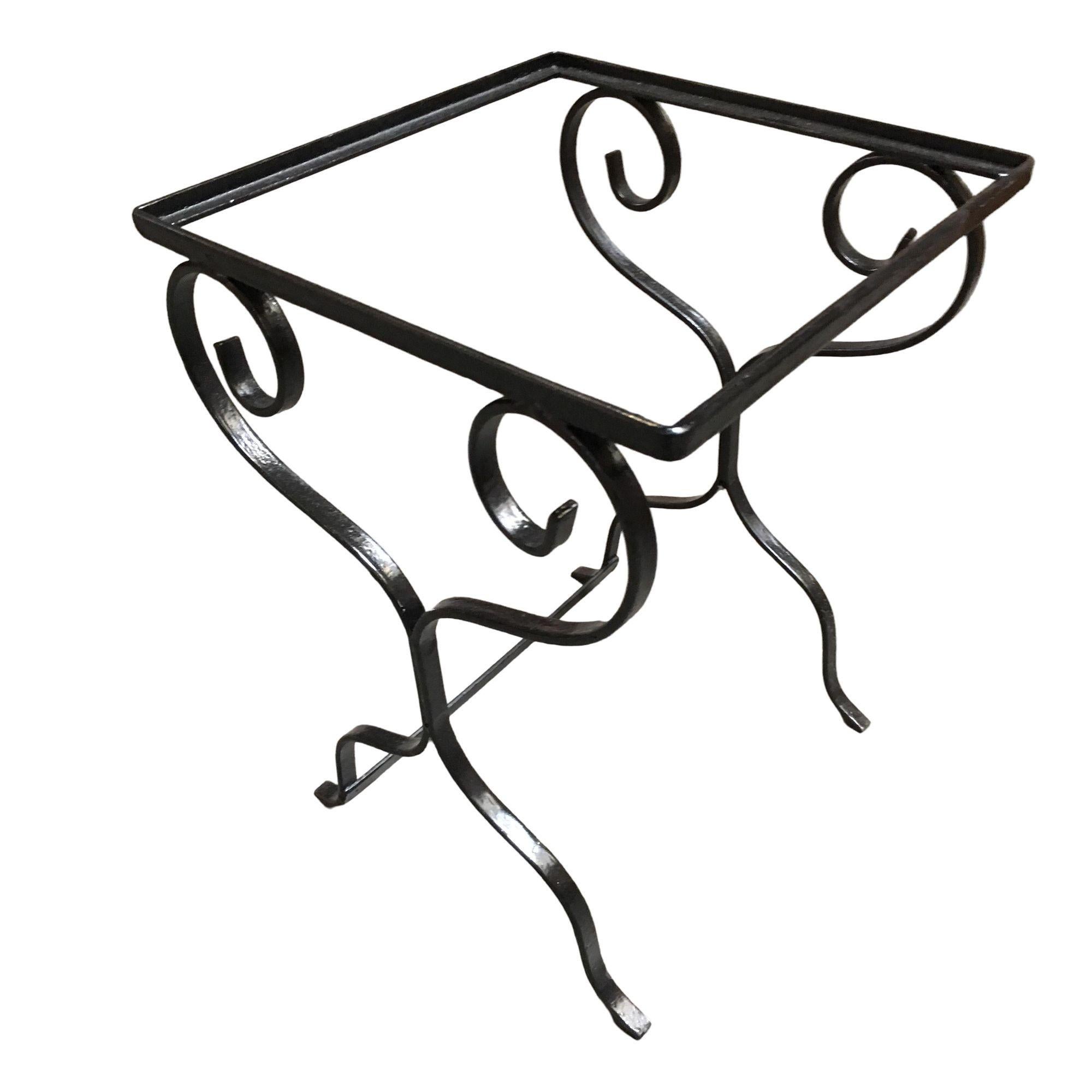 Mid-20th Century Midcentury Scrolling Iron Patio Nesting Side Tables with Glass Tops, Pair For Sale