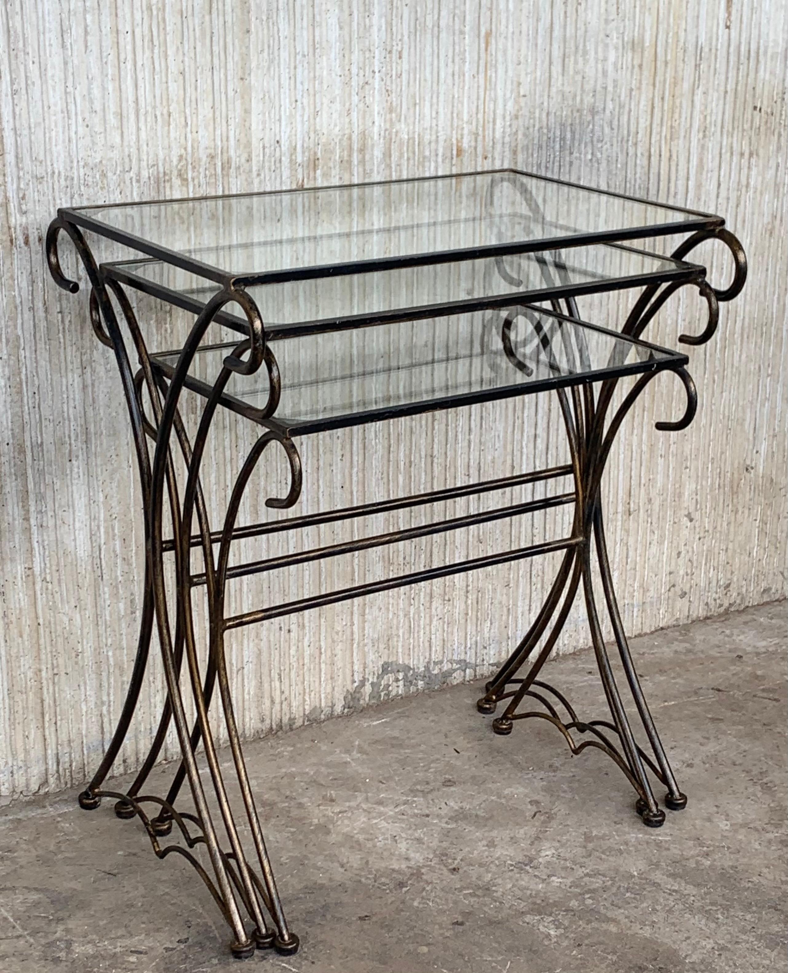 Midcentury Scrolling Iron Patio Nesting Side Tables with Glass Tops, Set of 3 In Good Condition For Sale In Miami, FL